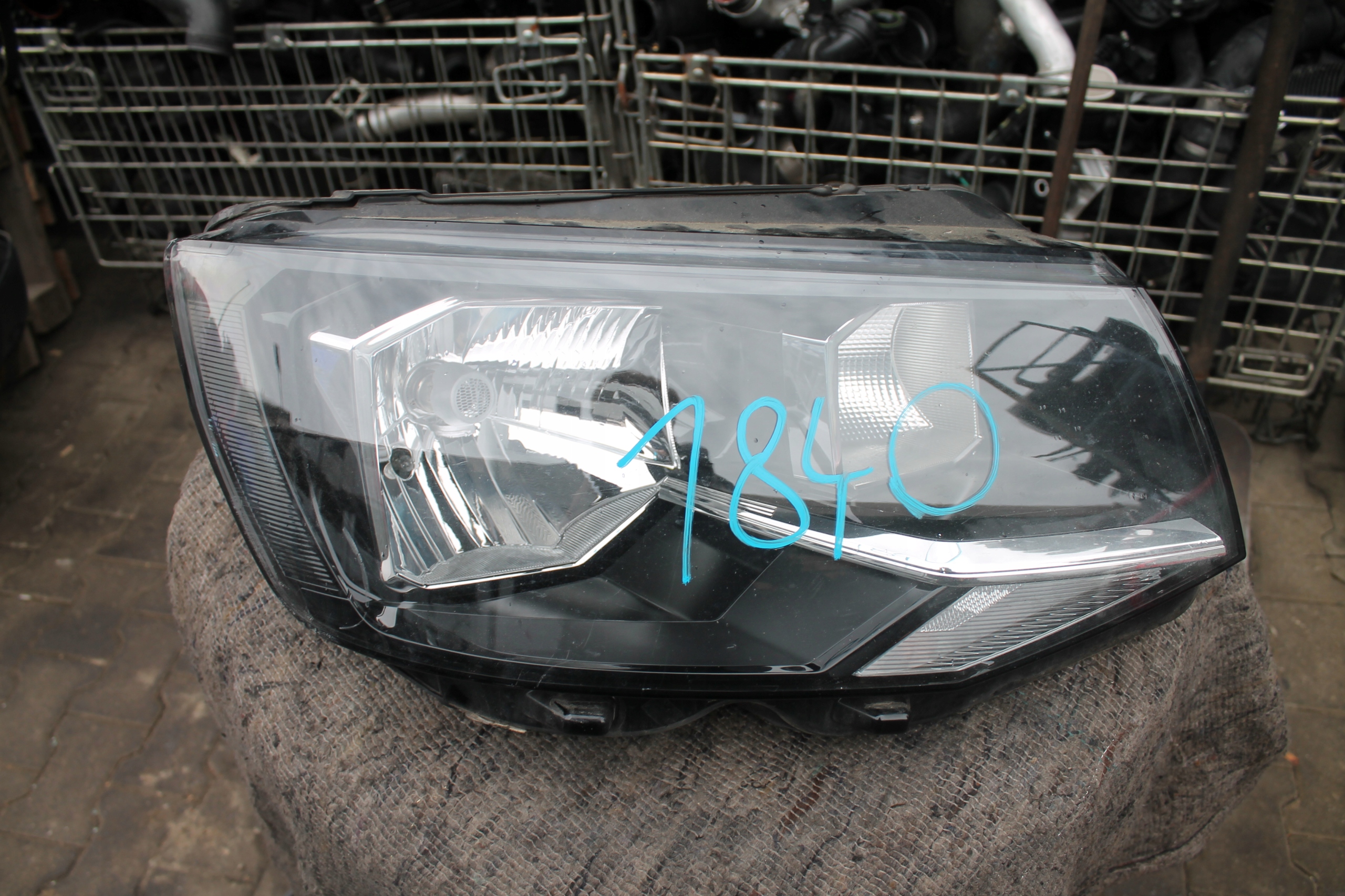 1840. REFLEKTOR right VW T6 7E1941016AB