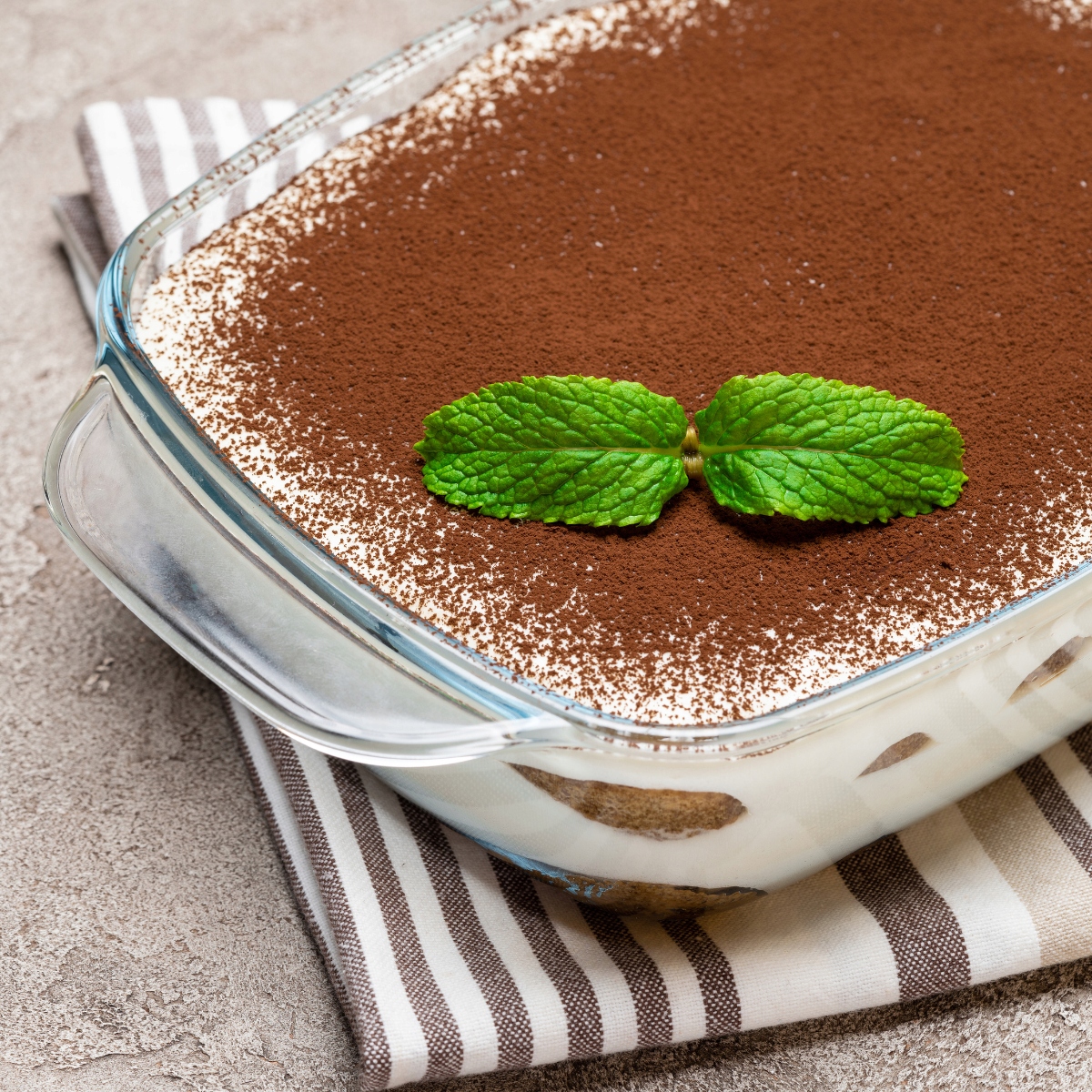 Naczynie ŻAROODPORNE szklane LIMPO FLORINA 5,6l Materiał szkło