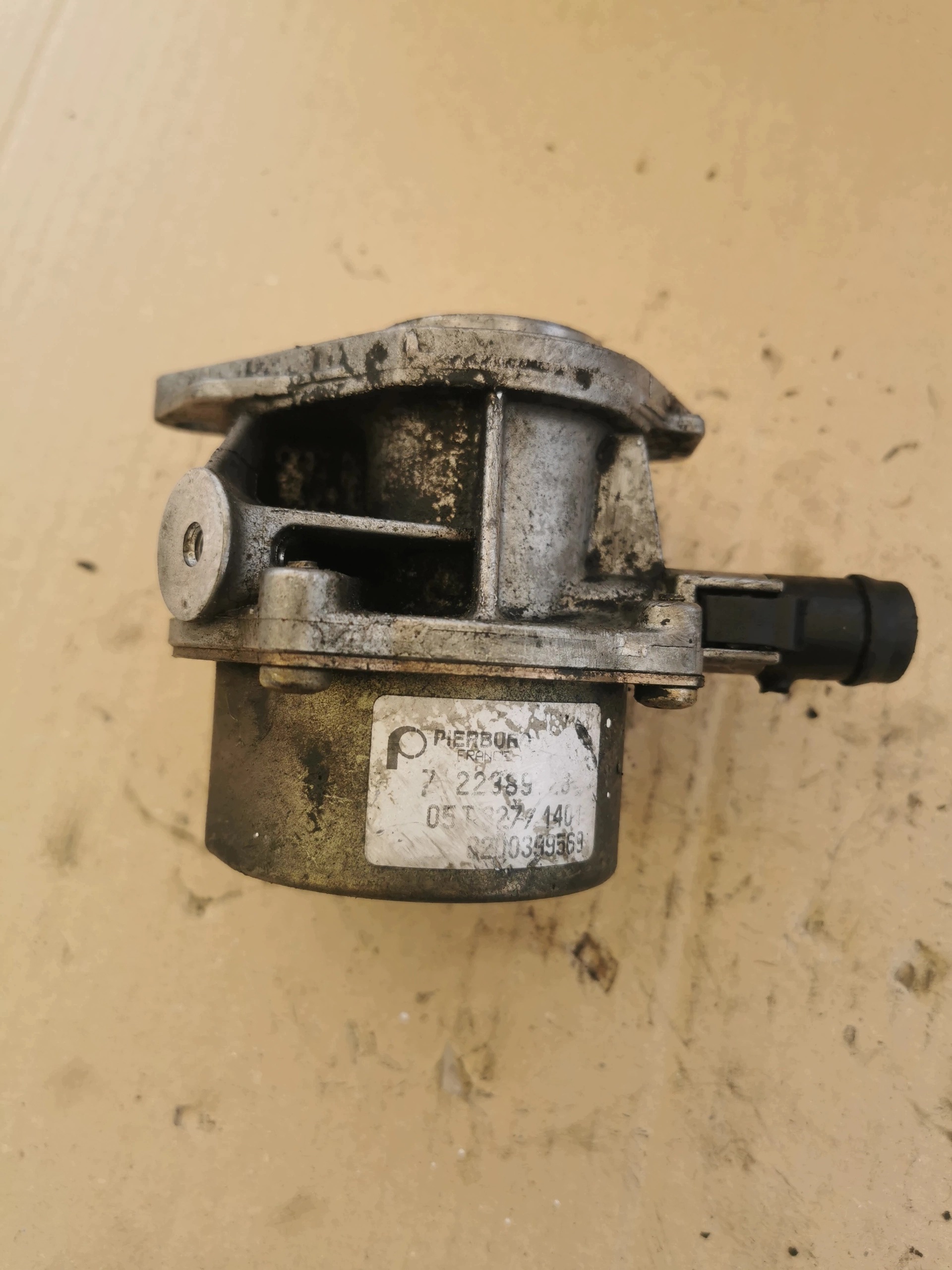 Pompa VACUM RENAULT CLIO III 1.5 DCI 72238928 9200399569