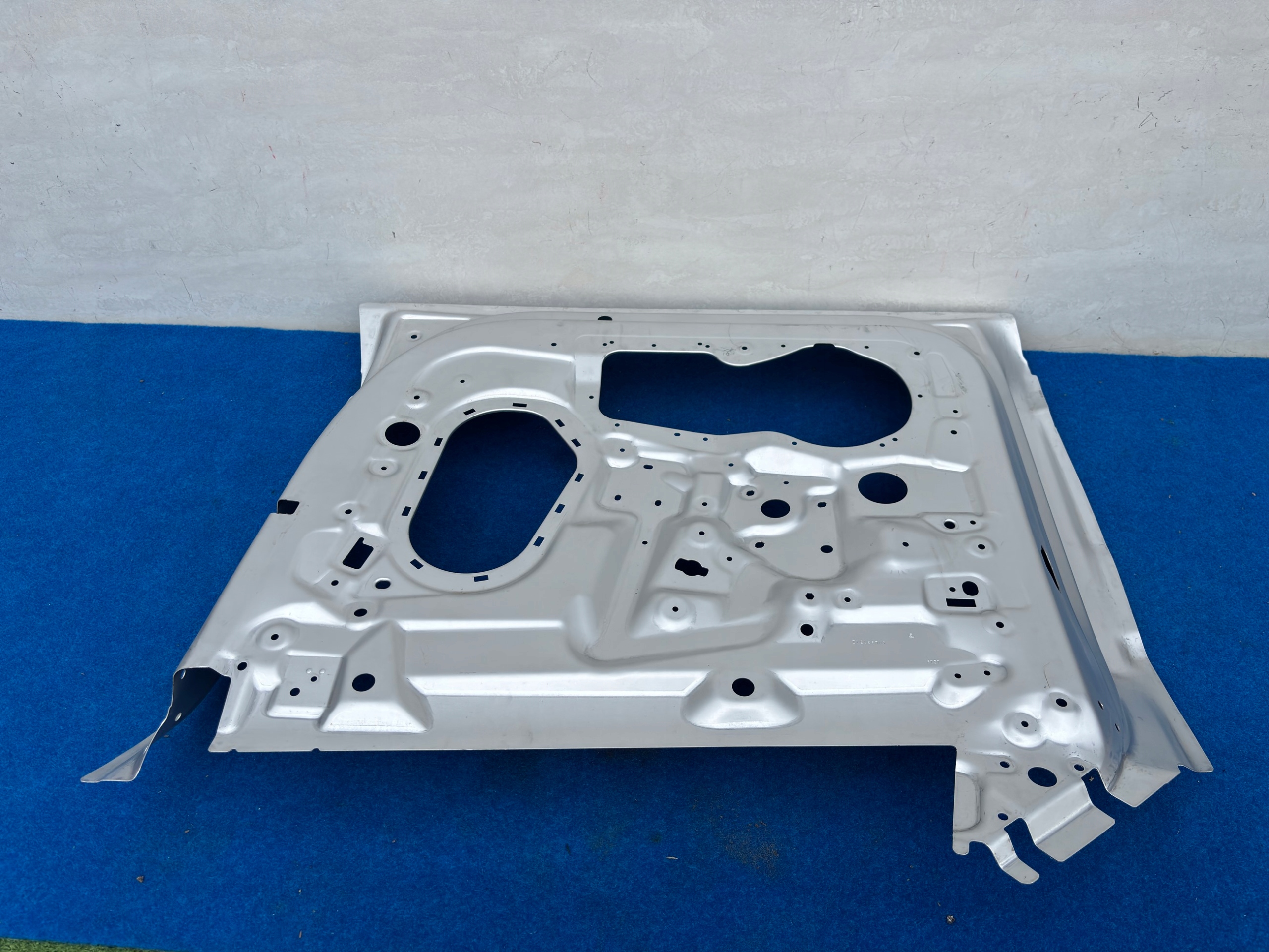 LAMBORGHINI URUS console support door right front side PP73R
