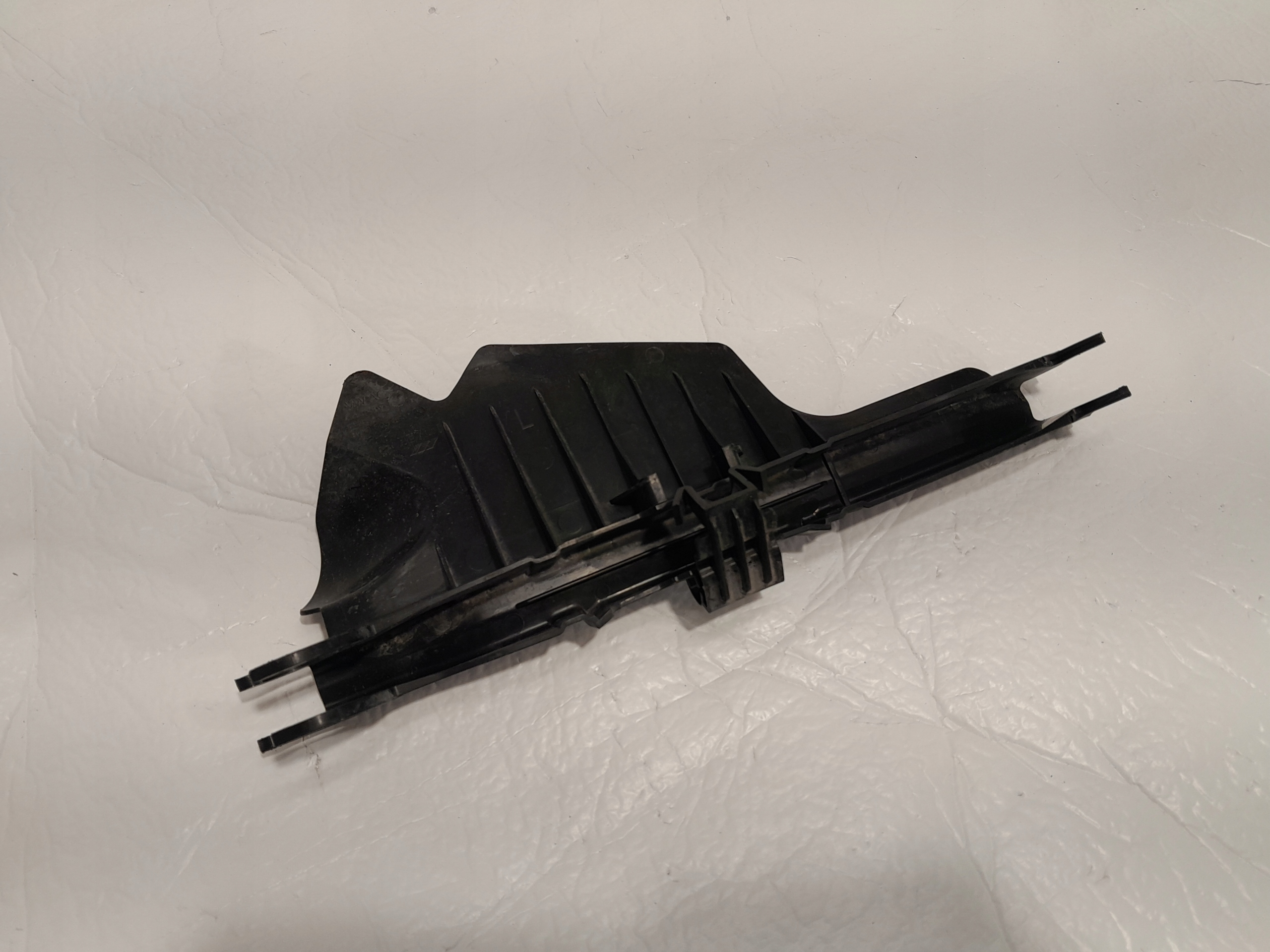 AUDI A4 A5 F5 8W Blende Abdeckung des Querlenkers links heck 8W0505561B