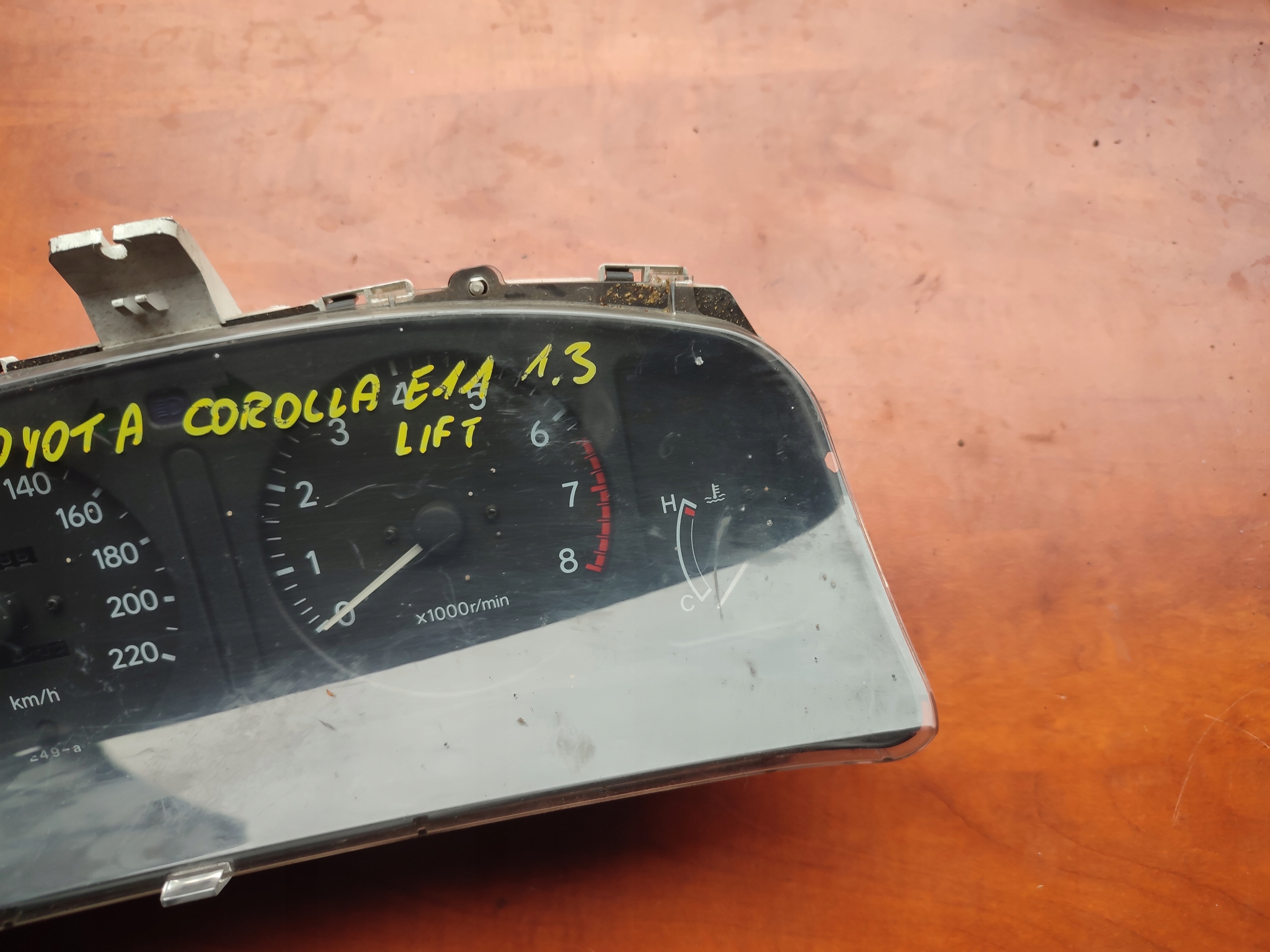 dials dials Toyota Corolla E11 83800-1E180