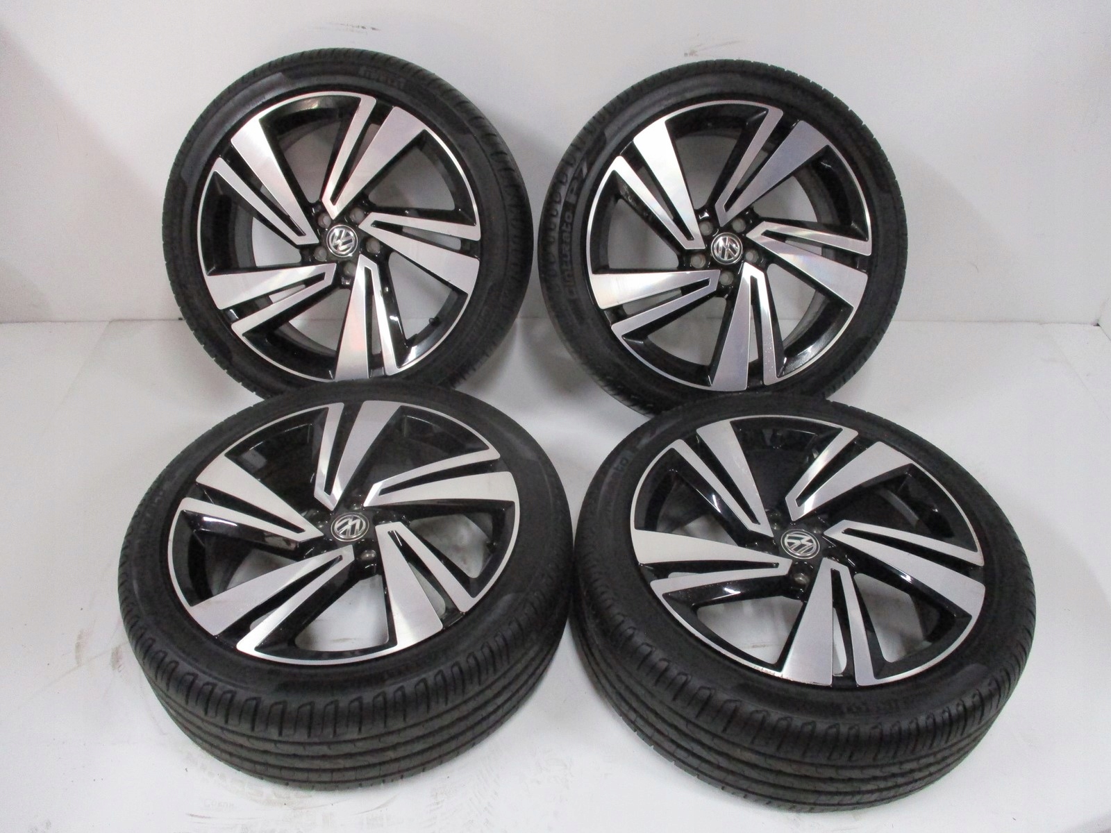 wheels discs tyres VW T-CROSS 2GM R18