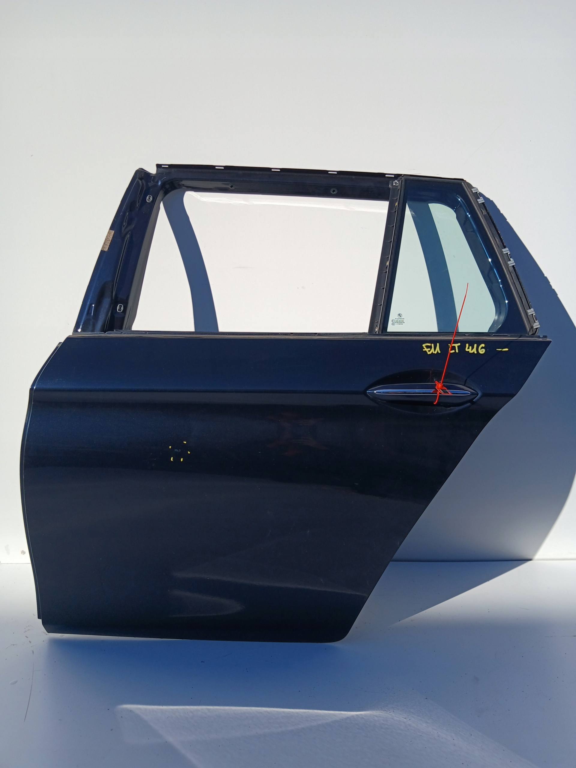 door left rear. BMW F11 416 CARBONSCHWARZ