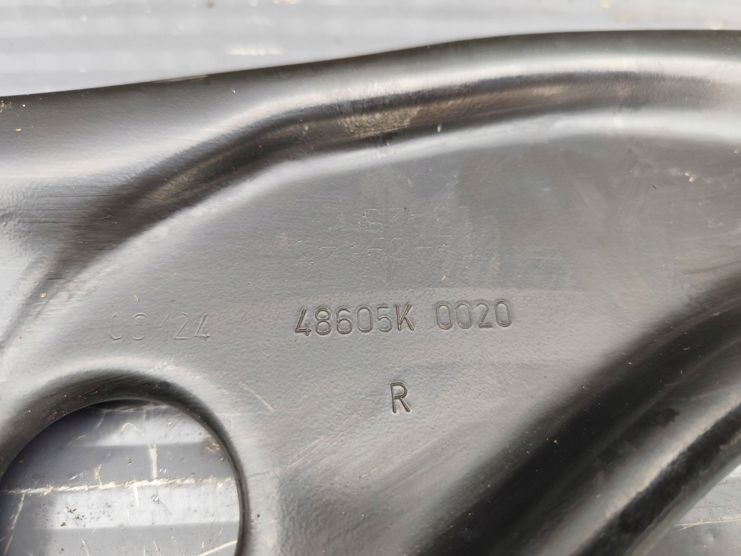 TOYOTA YARIS IV Querlenker rechts