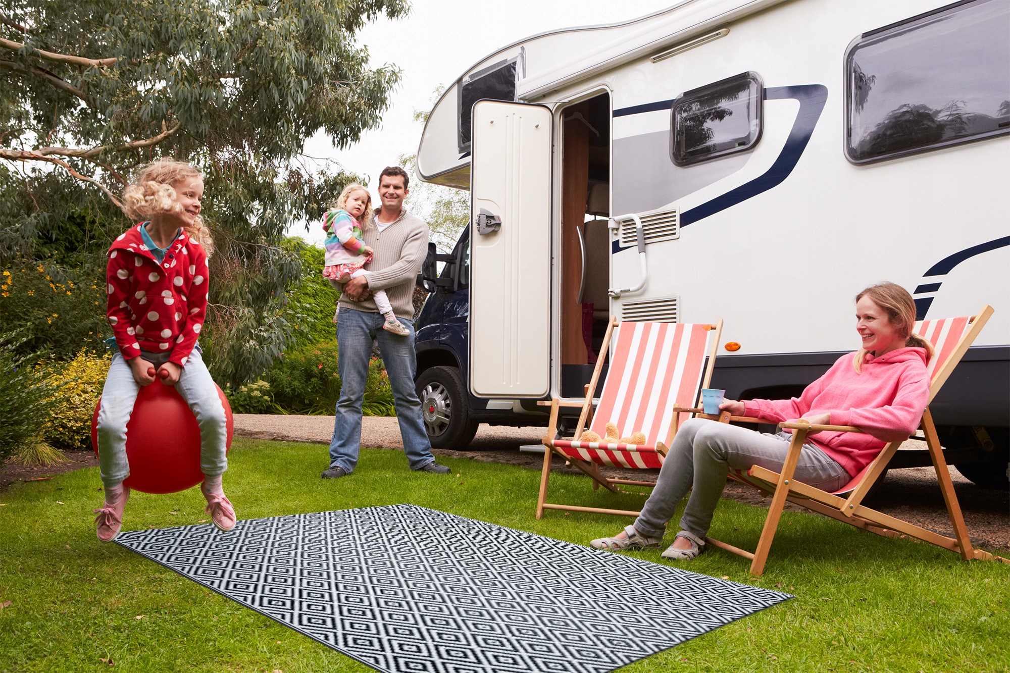 DYWAN ZEWNĘTRZNY TARASOWY DUŻY MATA NA BALKON KEMPING WODOODPORNY 160x220cm Długość 220 cm