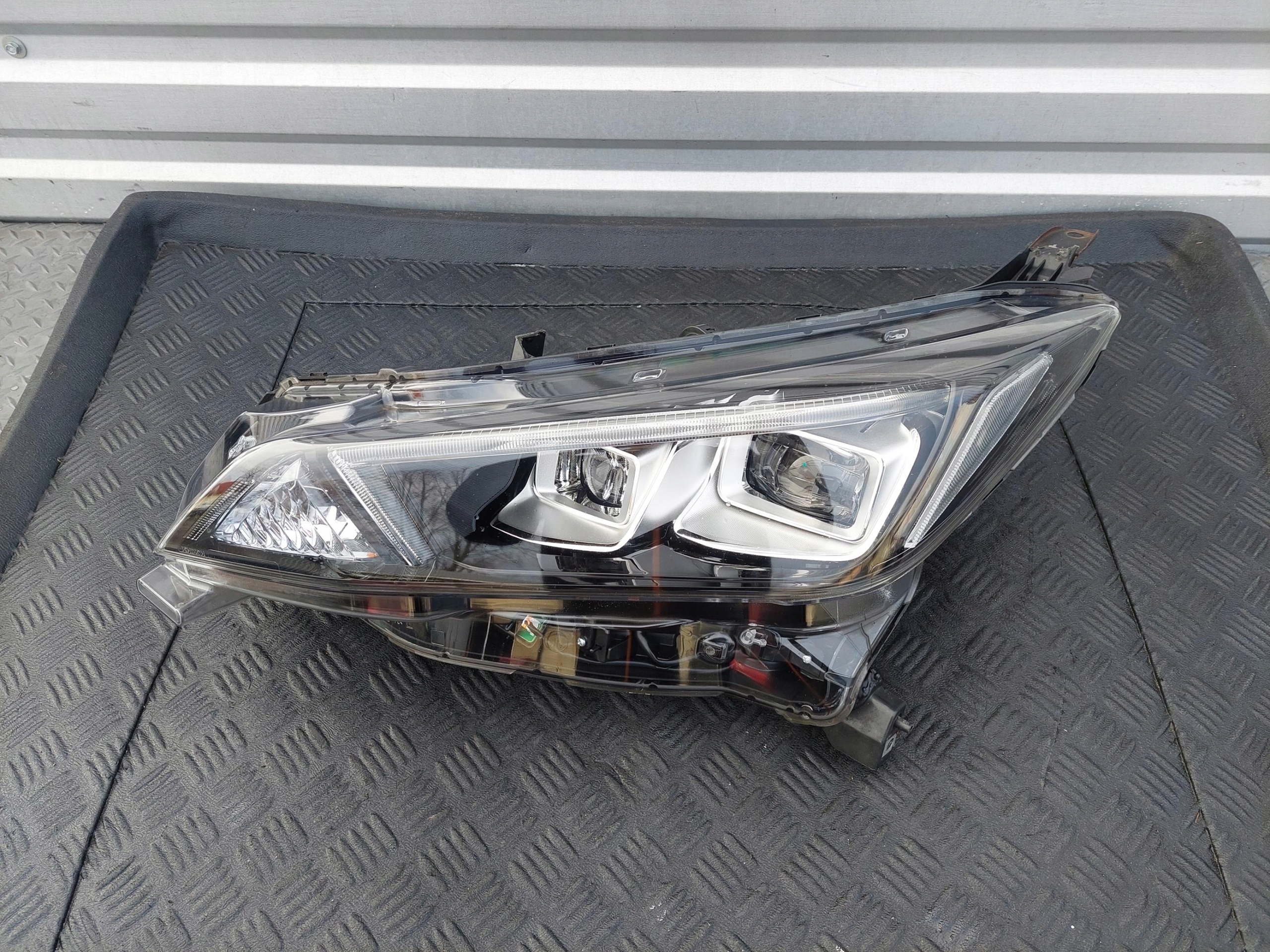 light front front left complete FULL LED 260605SJ5A NISSAN LEAF II ZE1