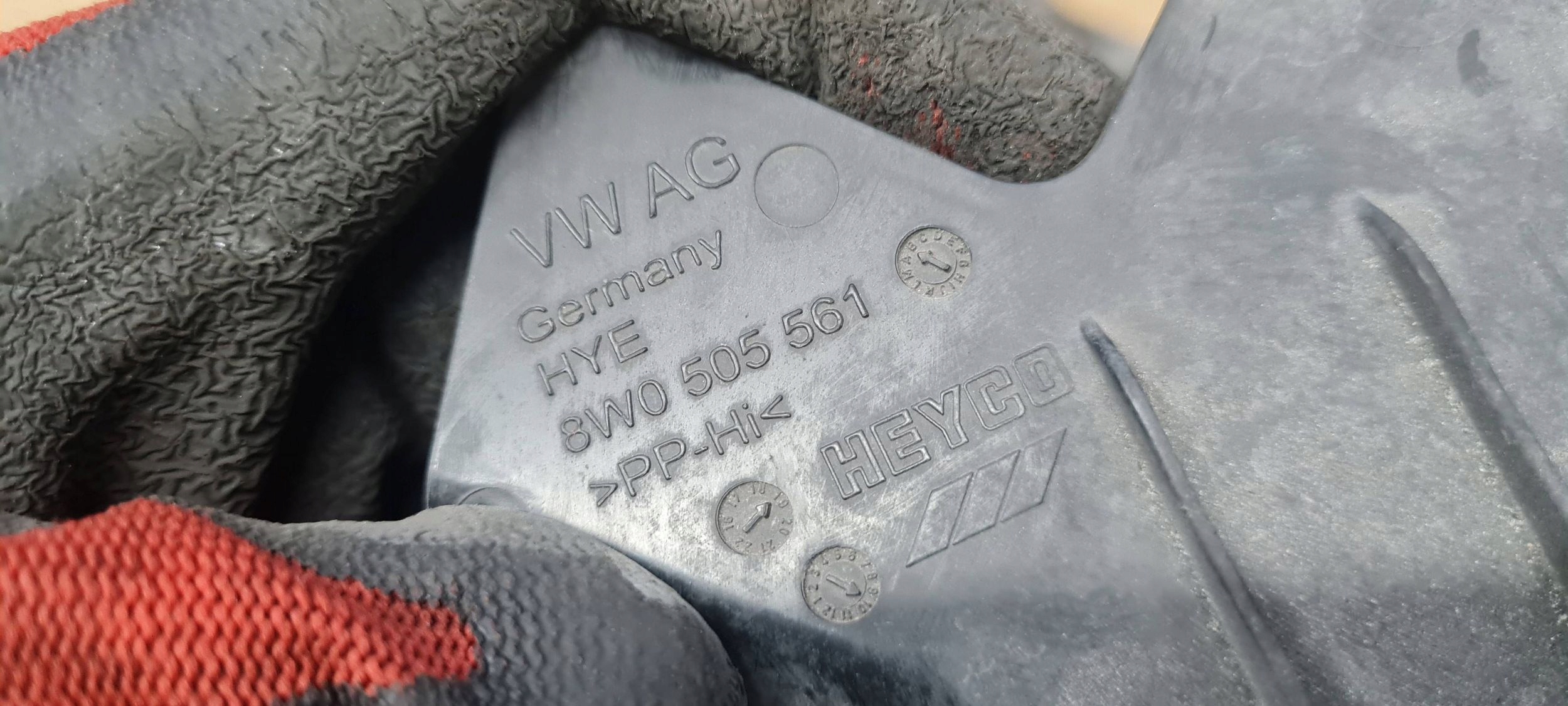 A5 8W S5 cover cap arms left right rear part 2X A4 B9 8W S4