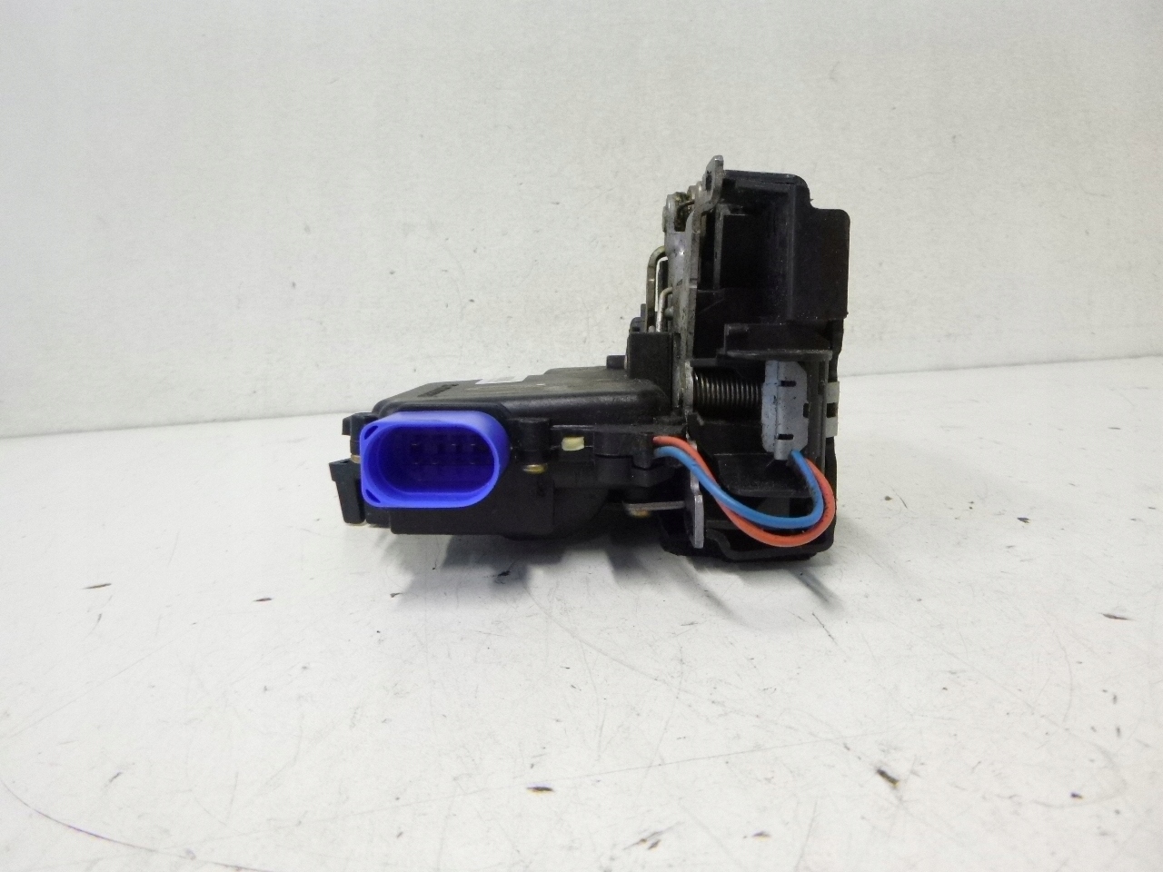 lock door front left Volkswagen Polo 9N3 06r.