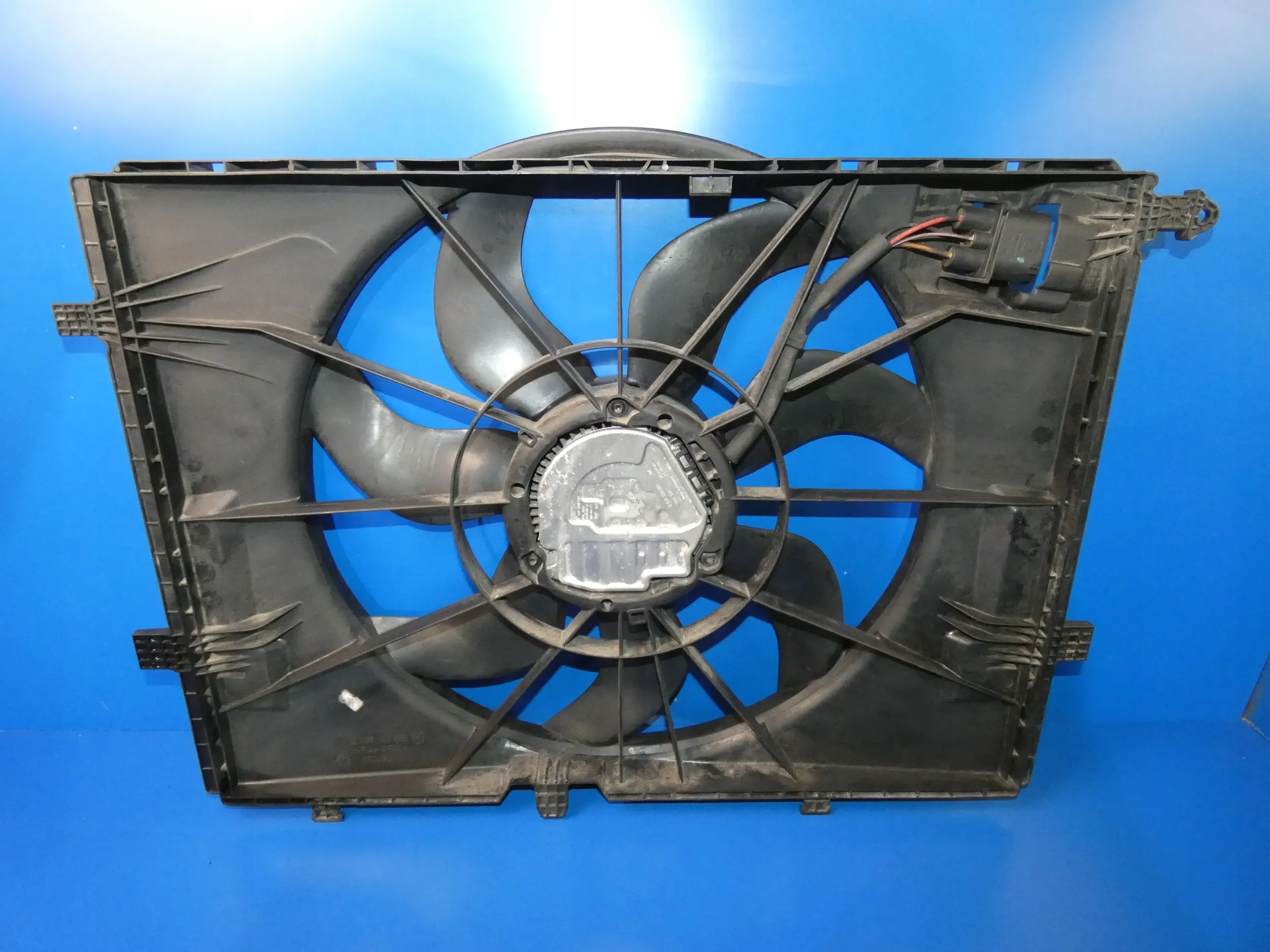 MERCEDES C KLASA W205 E W213 WENTYLATOR CHŁODNIC