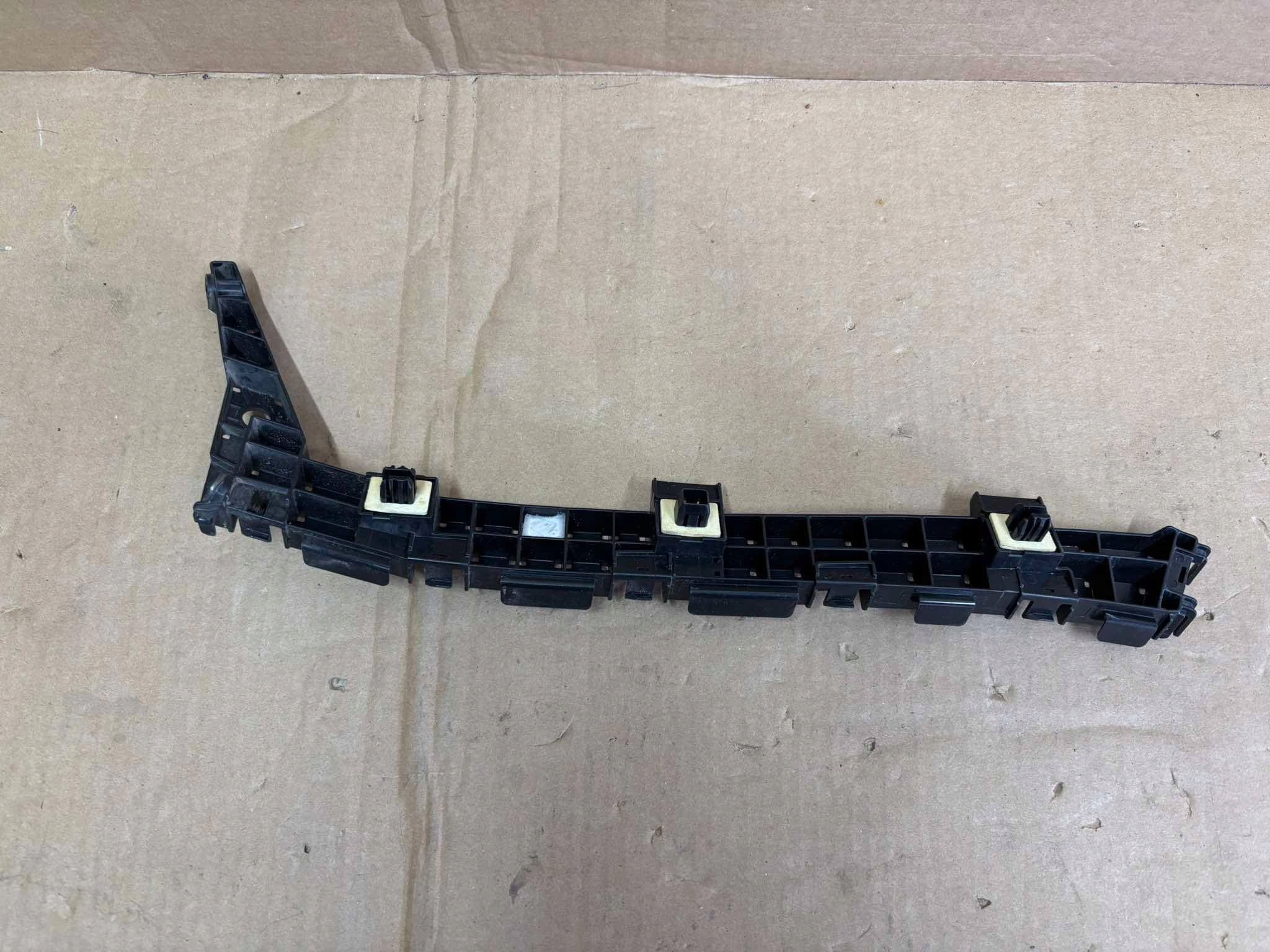 bumper bracket left rear part HONDA JAZZ IV GR 71680TZA003
