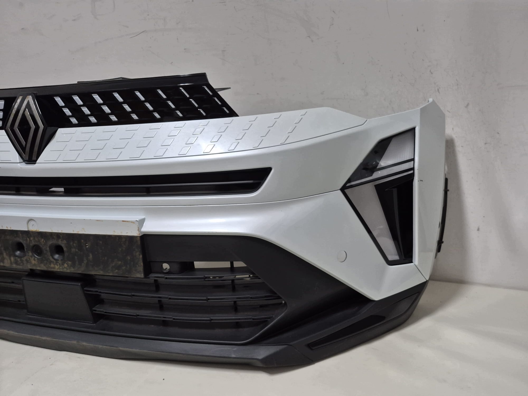RENAULT CAPTUR II 2 LIFT 24- bumper front front 6XPDC RADAR 620264889R