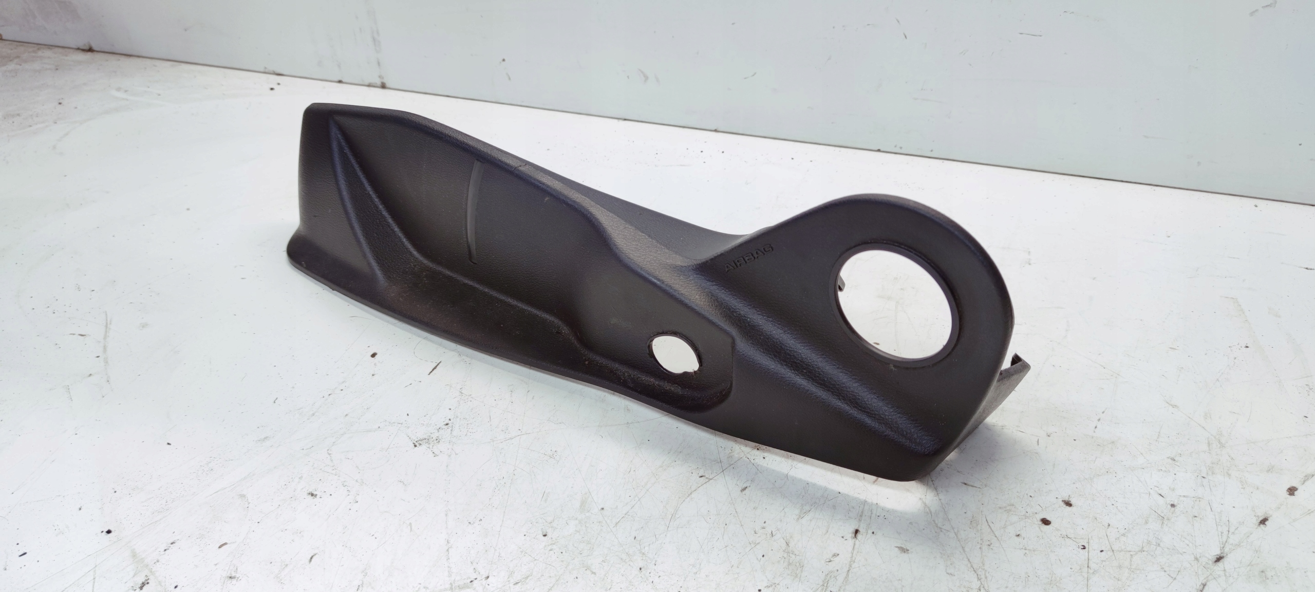 BLENDE ABDECKUNG VERSCHLUSSSTOPFEN SITZ LINKS AUDI A4 B9 A5 8W 8W0881325