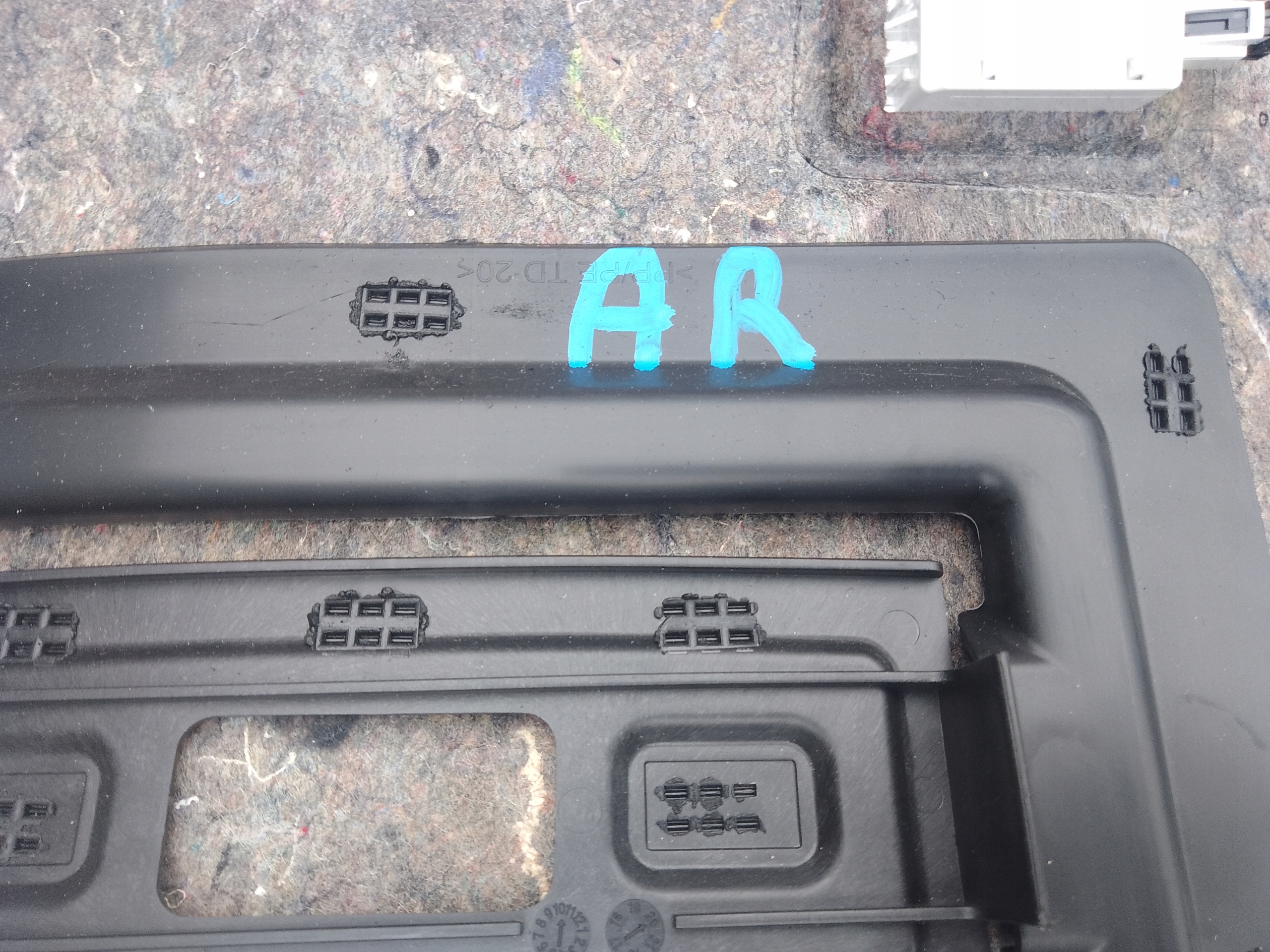 boot upholstery right rear part VW ARTEON 3G8867428
