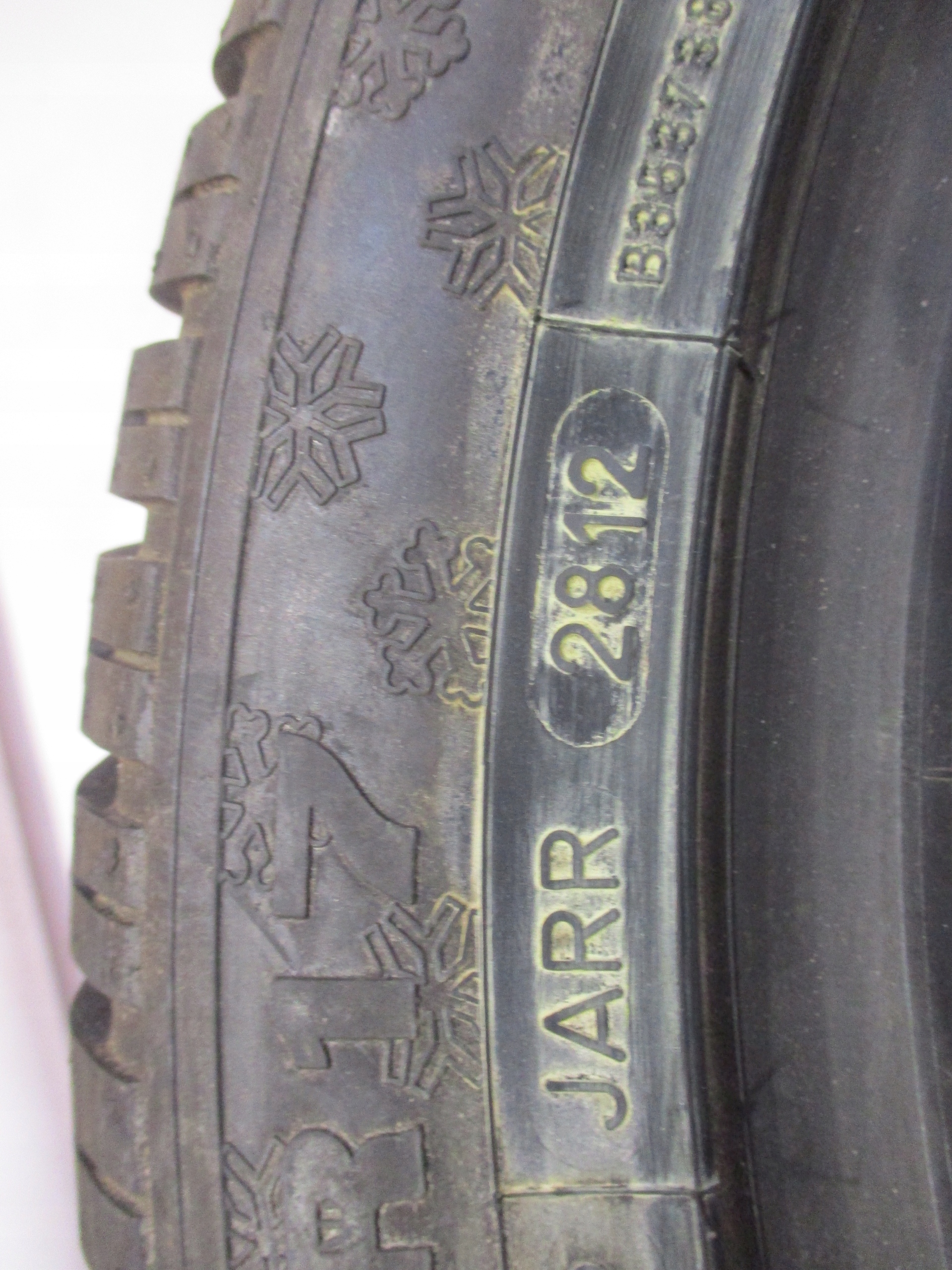 2 opony zimowe nowe 235/45R17 97V Dunlop Winter 4D Marka Dunlop