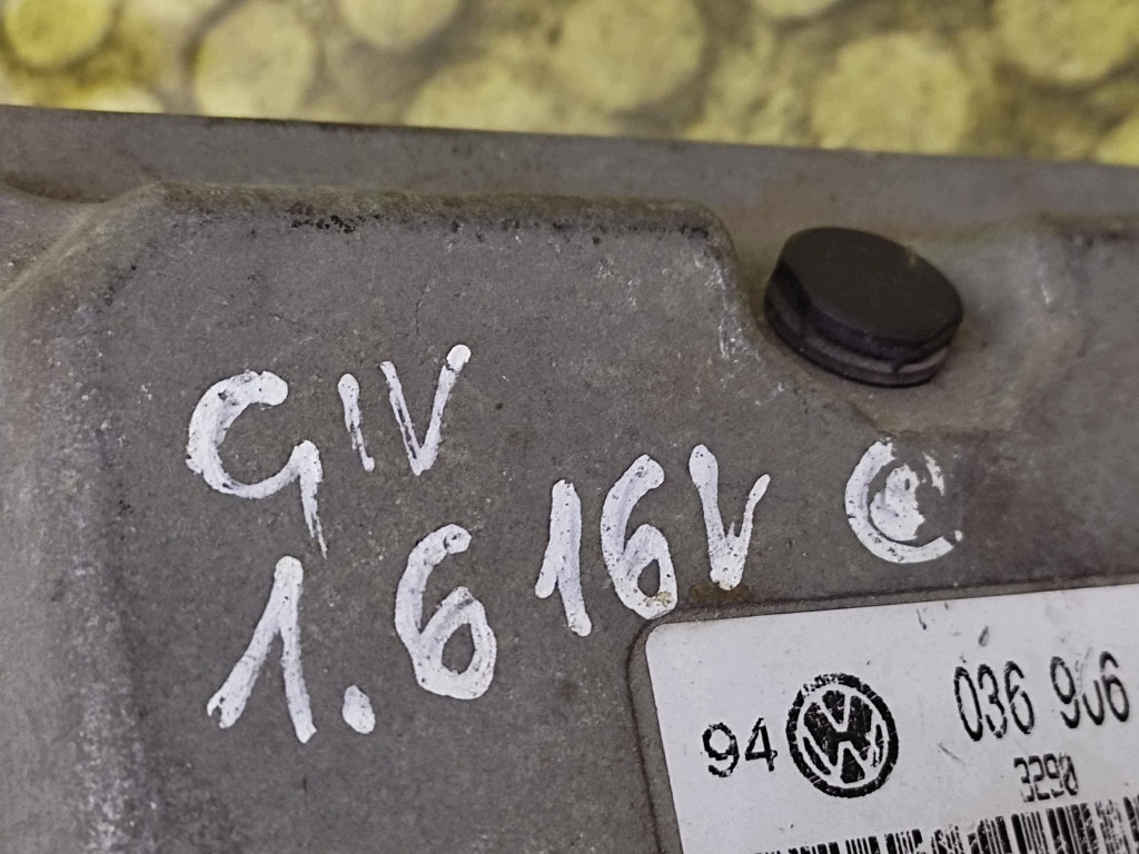 VW GOLF IV control unit of the engine 036906034AM