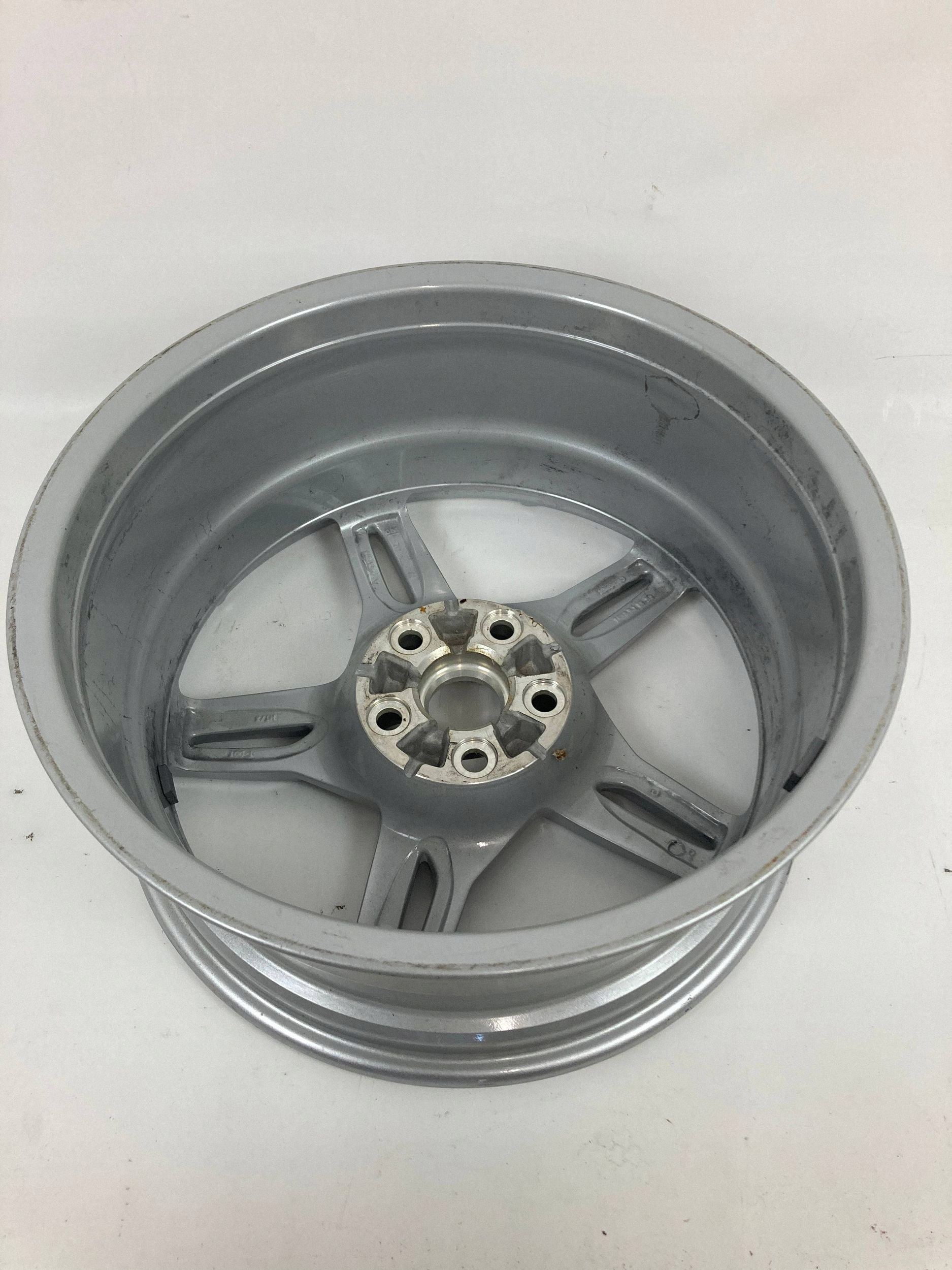 Chevrolet Corvette C8 Stingray cerchio ruota cerchio di alluminio 19' OEM 2020-2024
