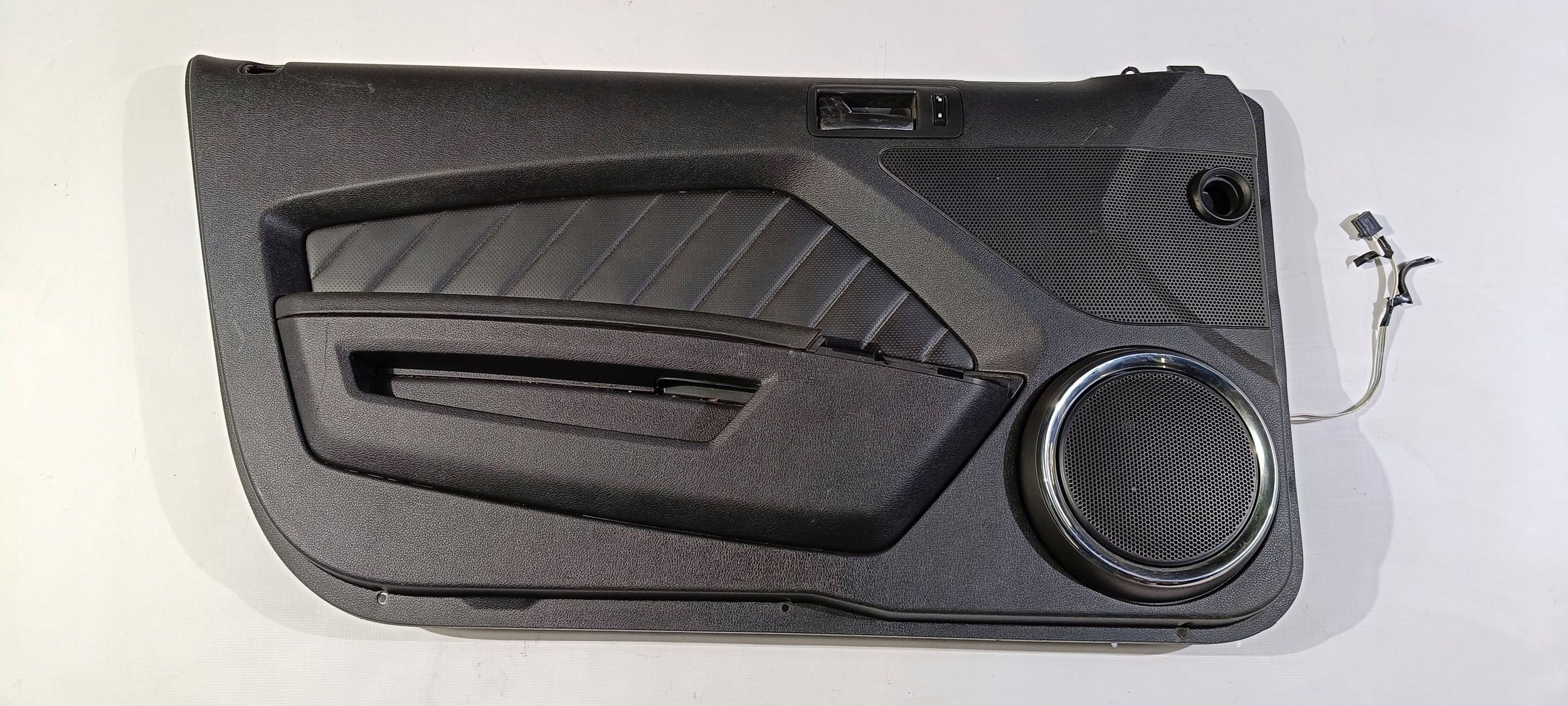 side upholstery side door left of left Ford Mustang Premium 2010-2014