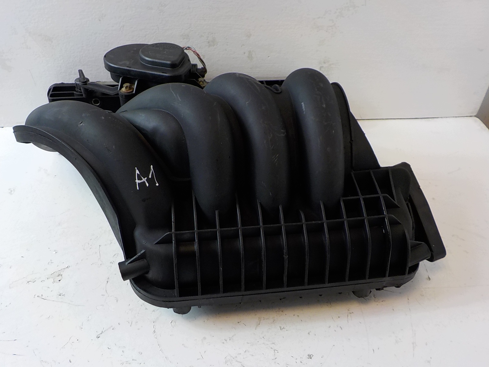MERCEDES BENZ E W211 2.2 CDI saugrohr unterteil A61109037 A6111500494