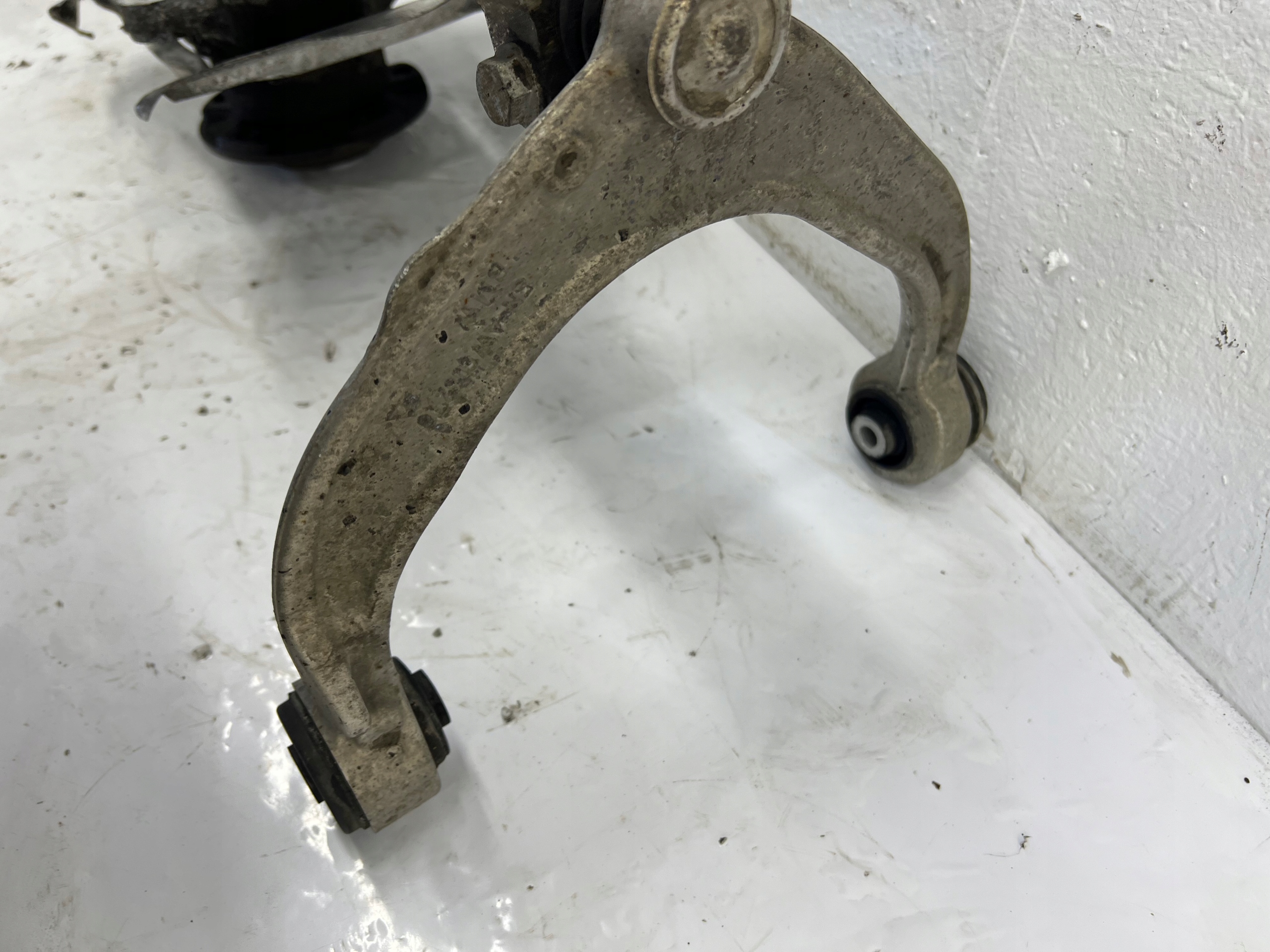 swing right front BMW X5 E70 X6 E71 3.0D 286KM 6773784