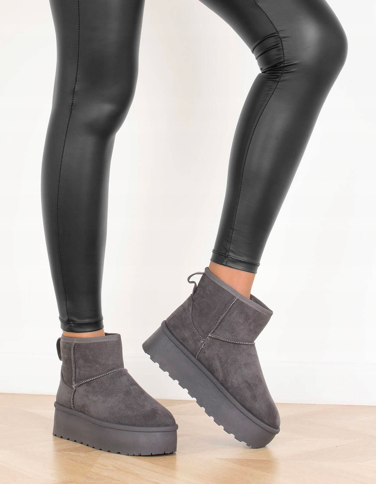 7905 SZARE OCIEPLANE BOTKI ŚNIEGOWCE NA PLATFORMIE GRUBA PODESZWA 39 Oryginalne opakowanie producenta pudełko