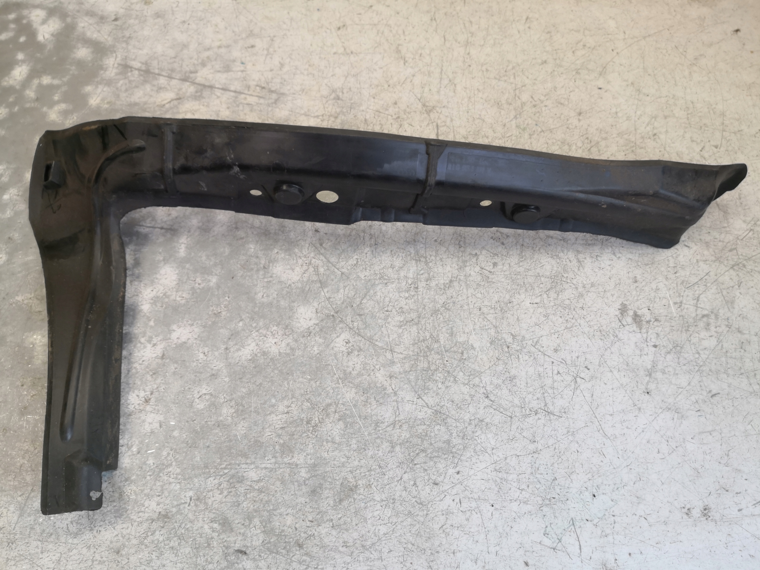 Blende Abdeckung des Kotflügels links AUDI A5 8T0821111A