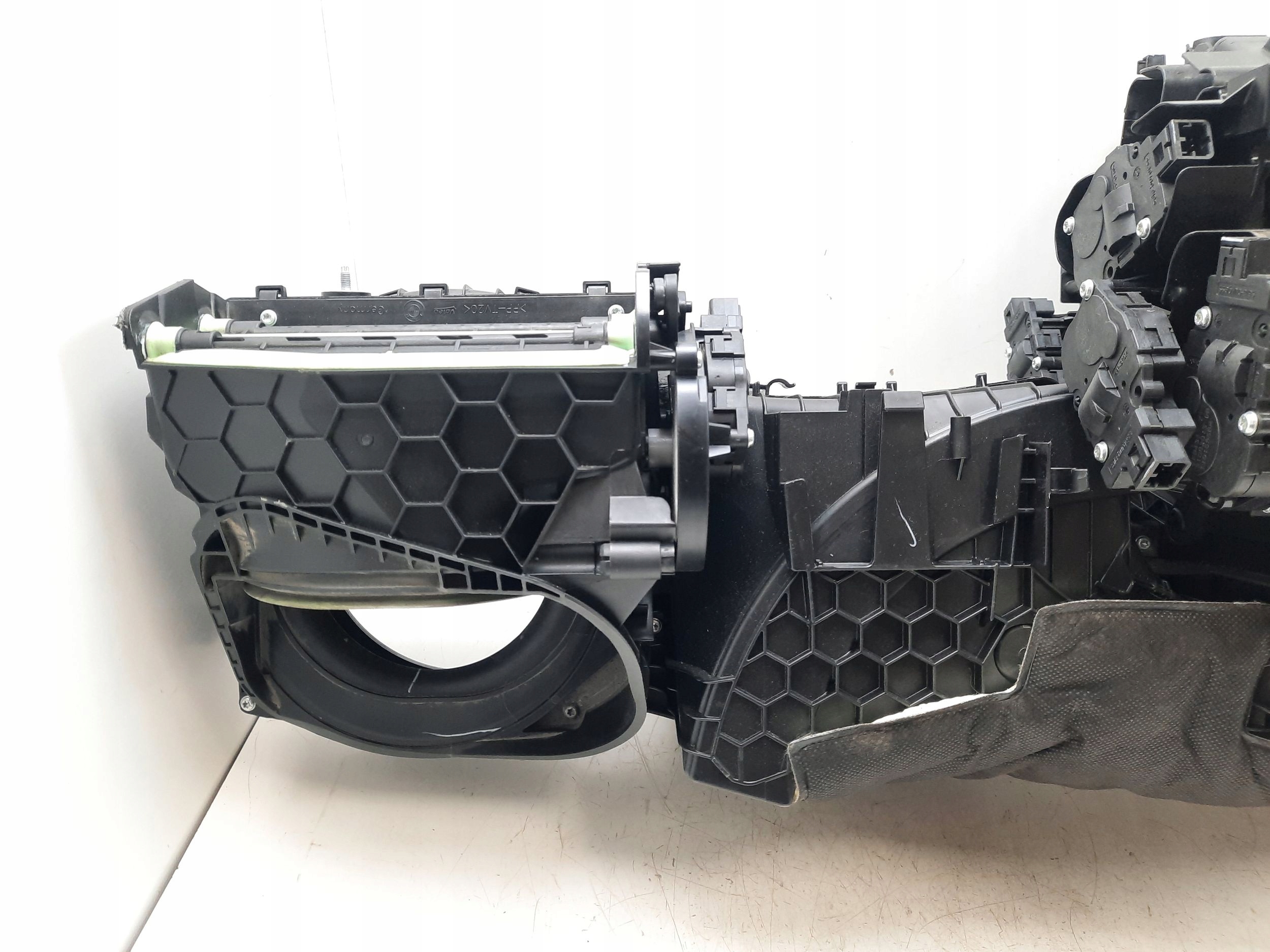BMW OE 9197710 радиатор отопителя