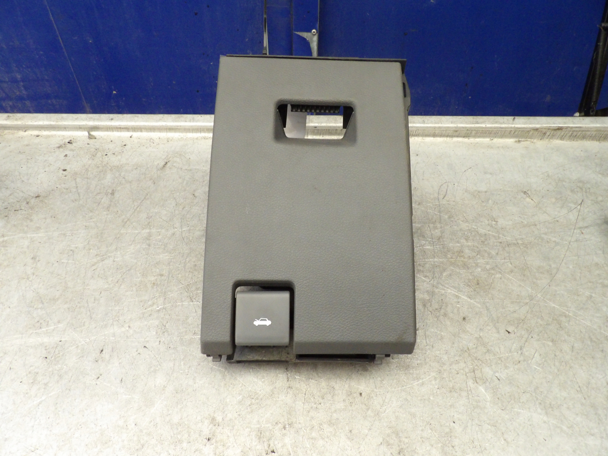 Ford Ranger XLT V schowek - dźwignia otwierania maski AB3921044B78B