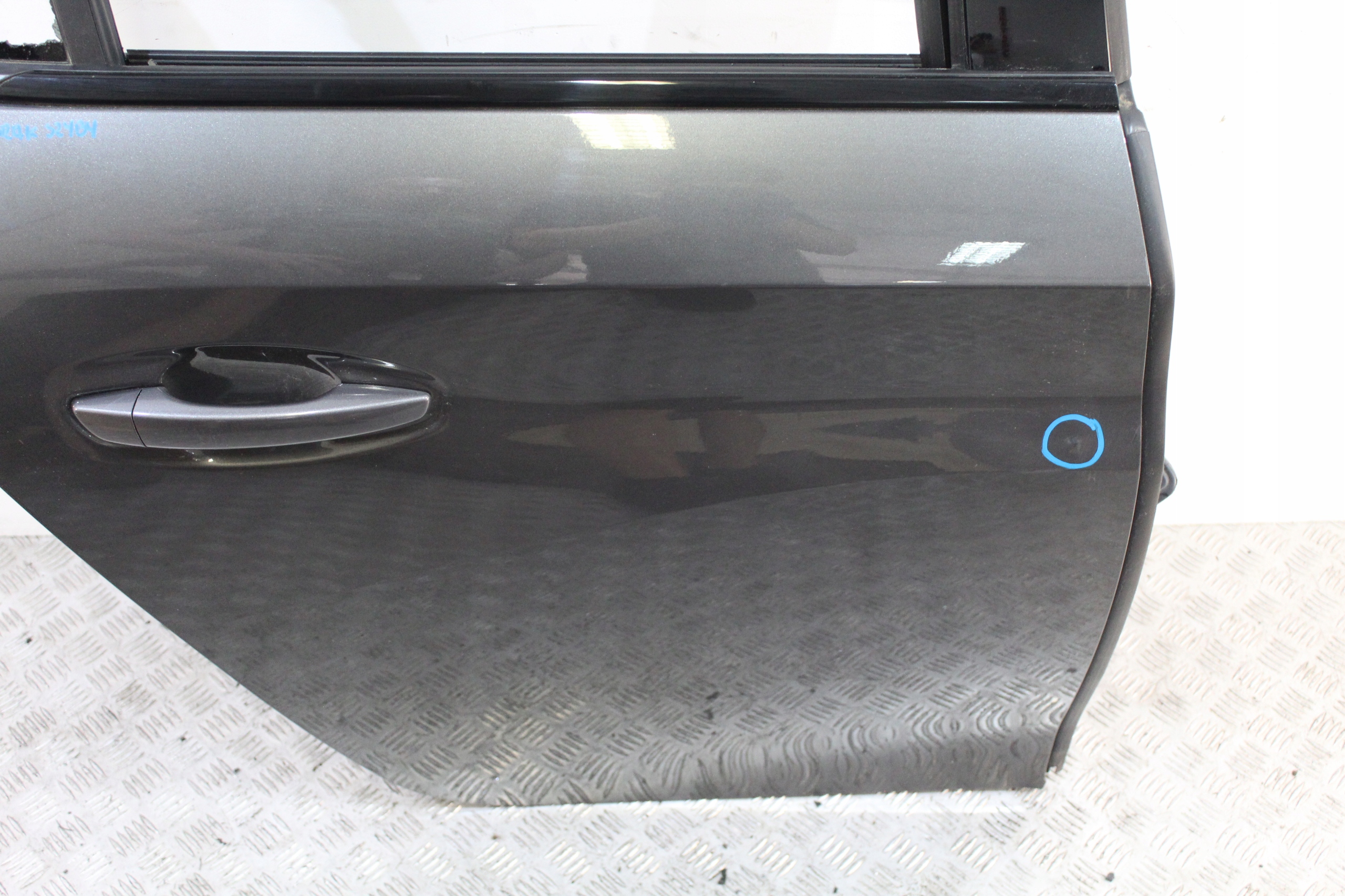 door right rear part PEUGEOT 208 II 2 does not have windows