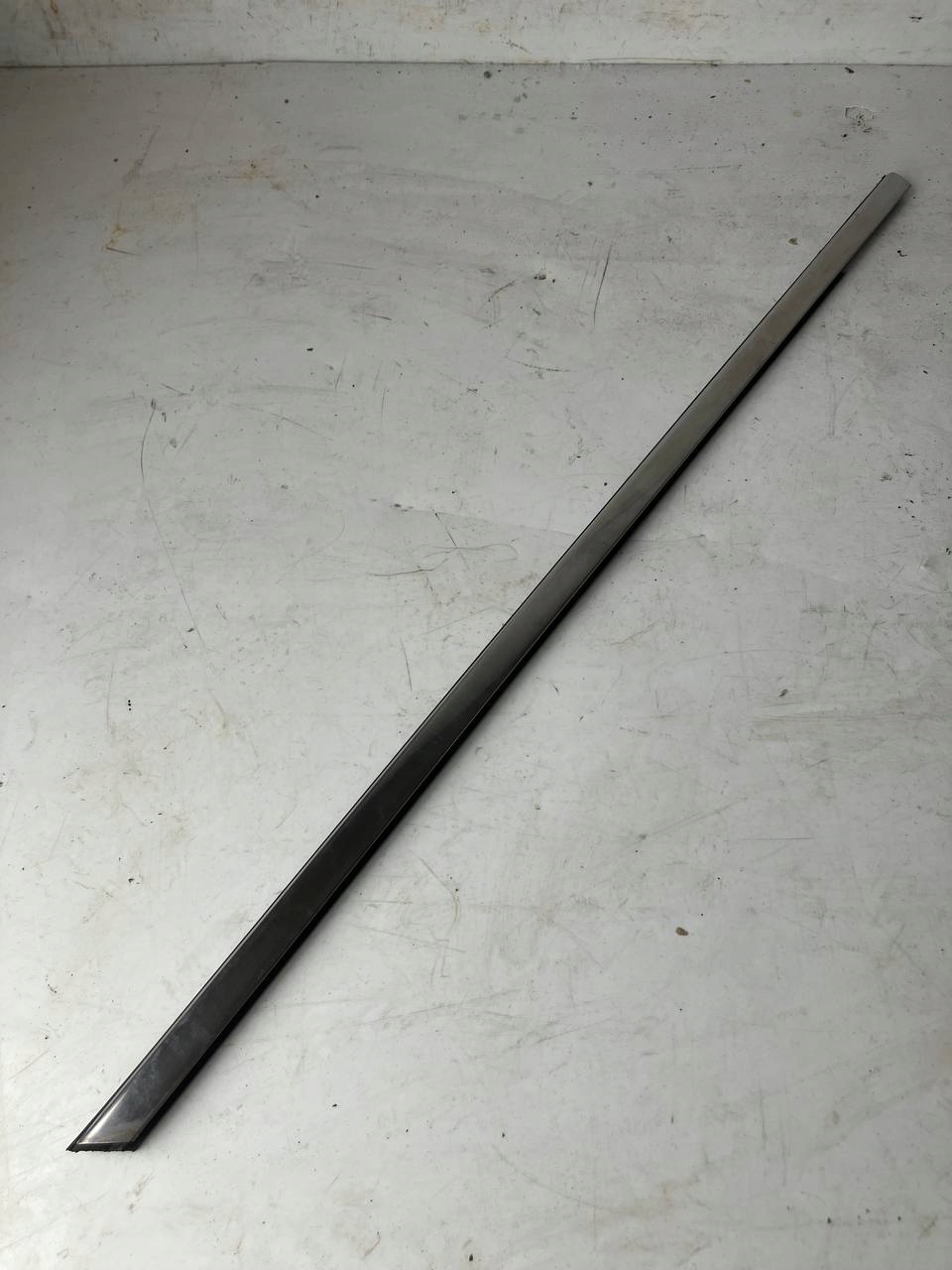 moulding dust CHROM door left front C4 PICASSO II 9677090980 #28