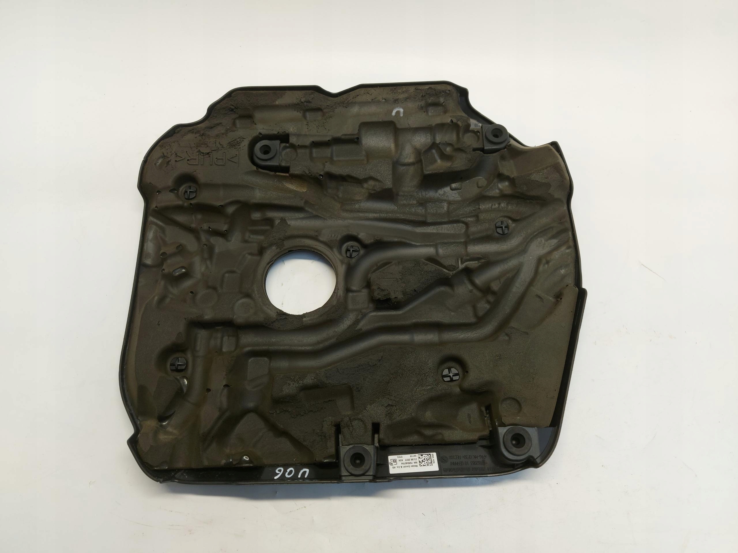 BMW U06 200i 1.5TB motor cover upper 7935407