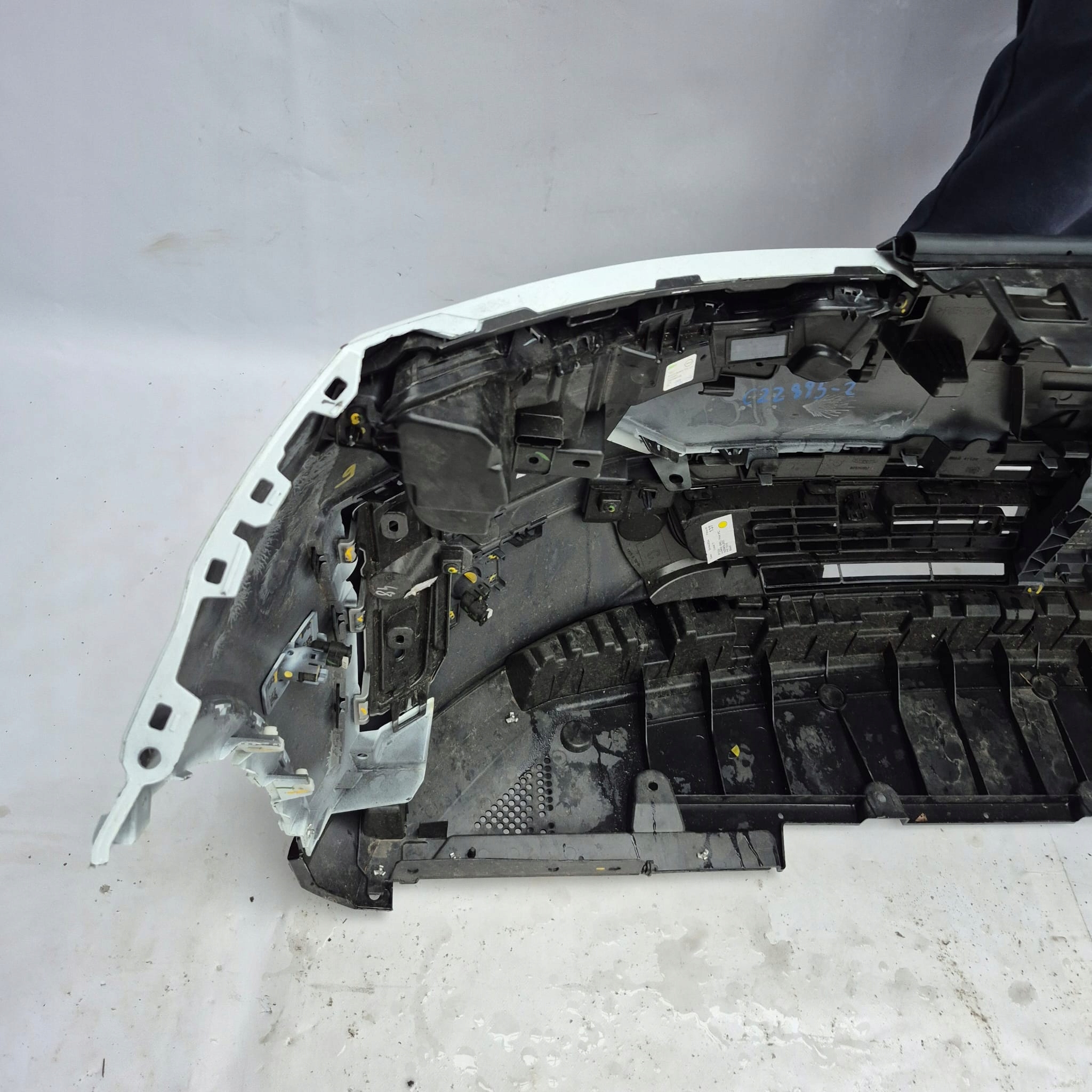 NISSAN MICRA K15 E-TECH VI 25- bumper front front PDC 8037040