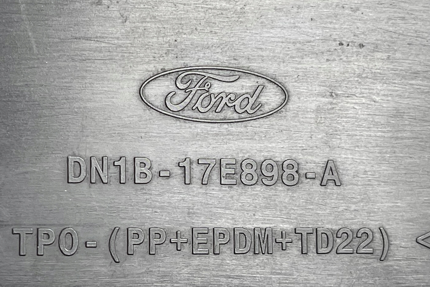 FORD ECOSPORT 2012 - ABSORBER Nárazníka predok DN1B-17E898-A
