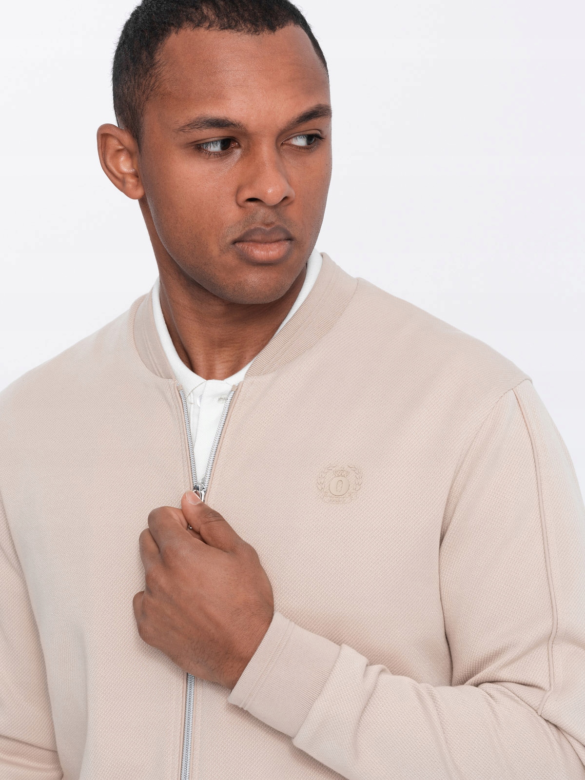 Kurtka męska bomberka z logowaną podszewką j.beżowa V2 OM-JANP-0153 XL Model OM-JANP-0153