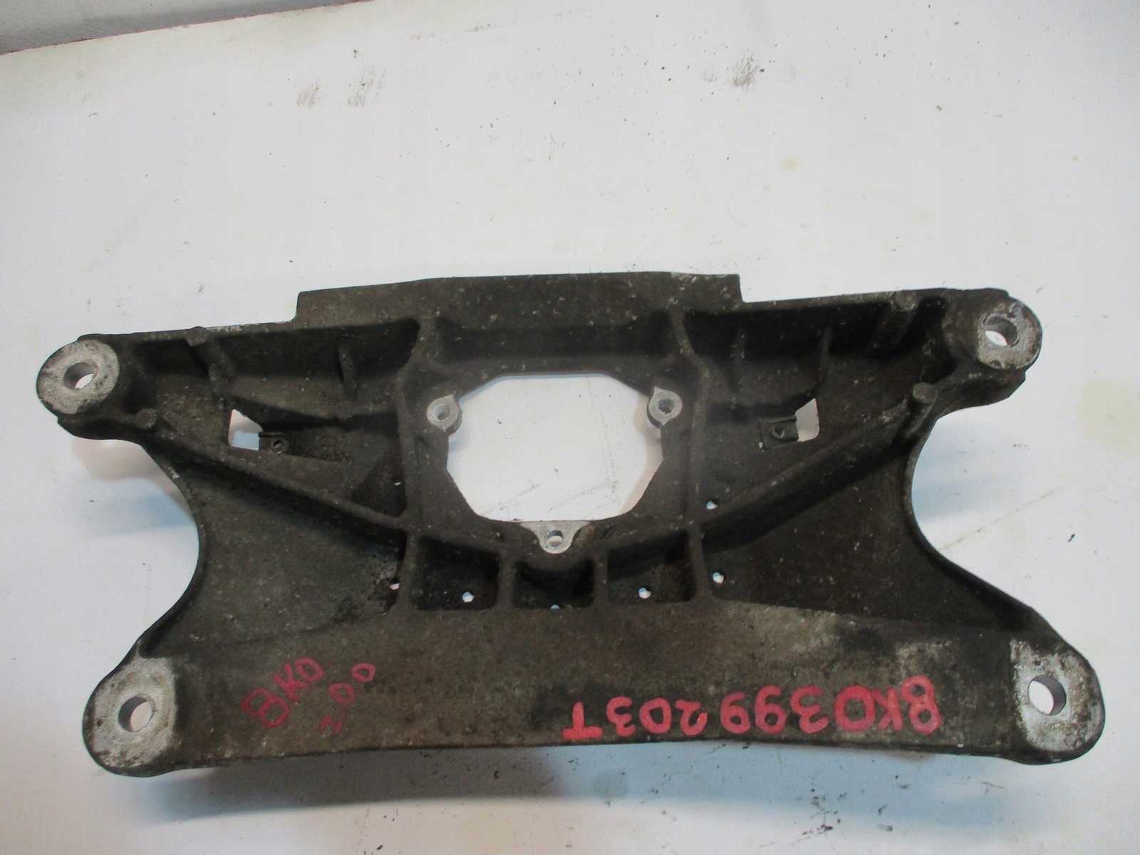 holder AUDI A4 8K0 8K0399203T