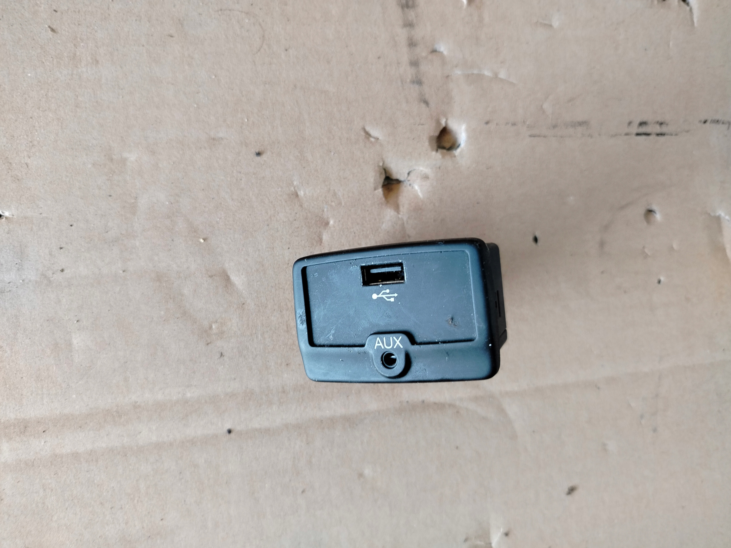 FIAT 500L adapter AUX