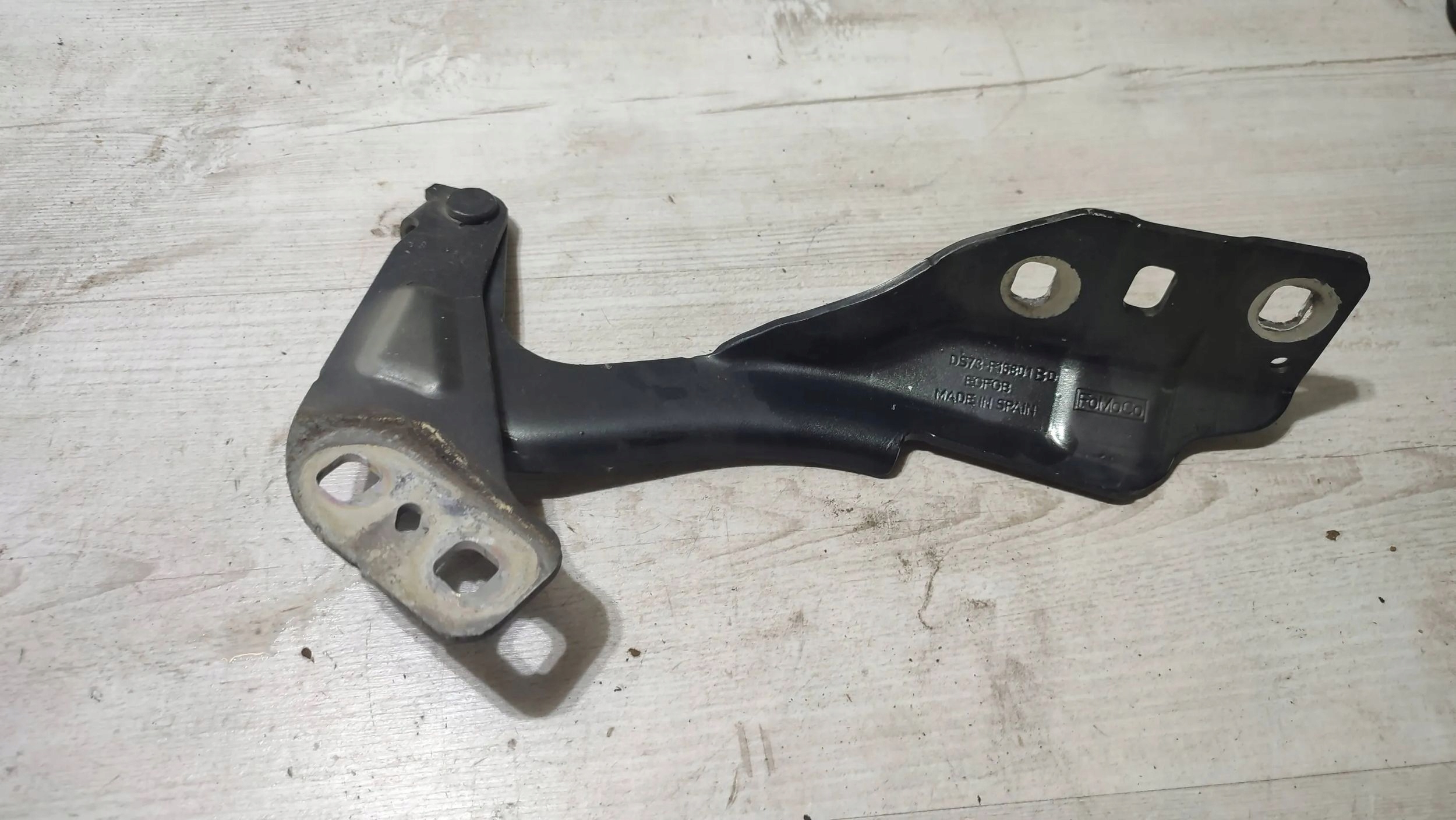Ford Mondeo MK5 16r 2.0TDCi front side left hinge bonnets