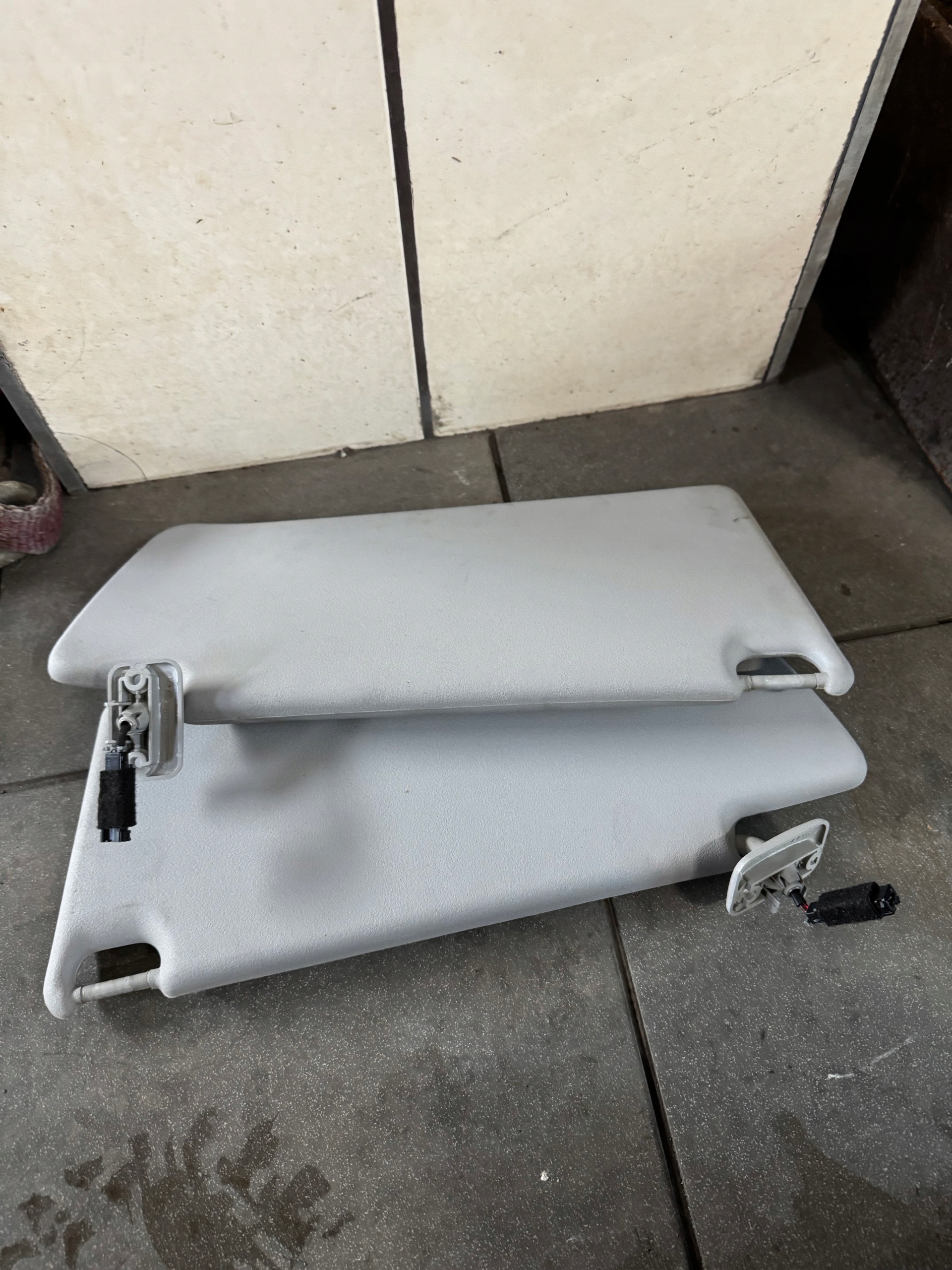 OPEL VECTRA C 02- visors covers PRZECIWSLONECZNE right left KOMPLET