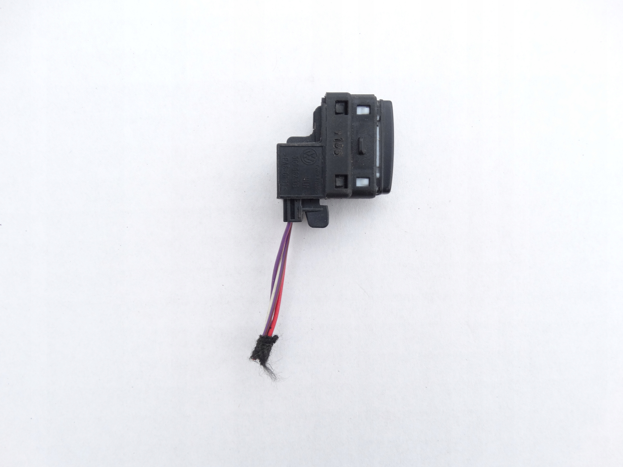 switch button ALARMU VW PASSAT B8 ARTEON GOLF VII TIGUAN SUPERB III