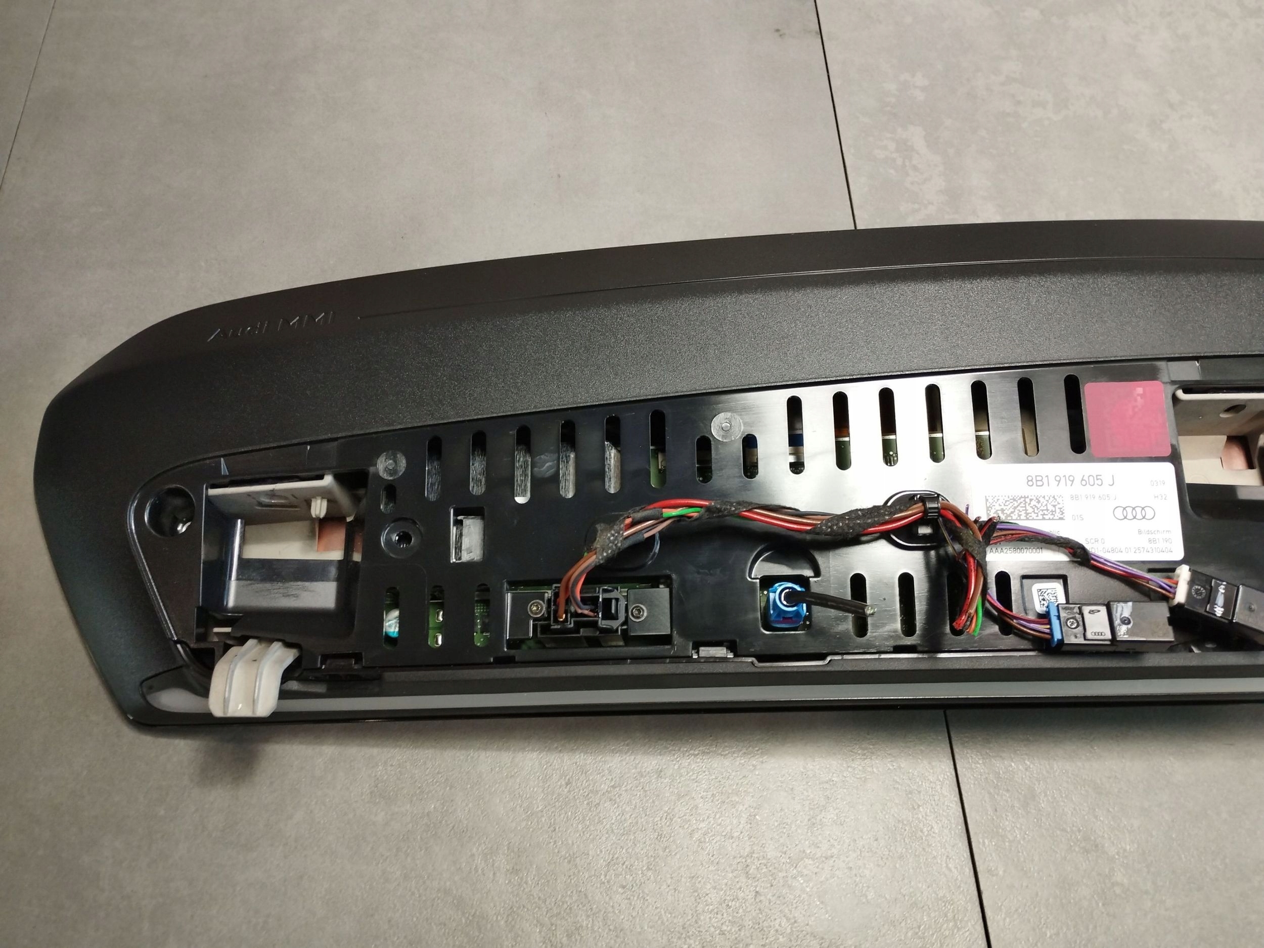 Audi A5 B10 kilometar sat monitor ekran 8B1919605J