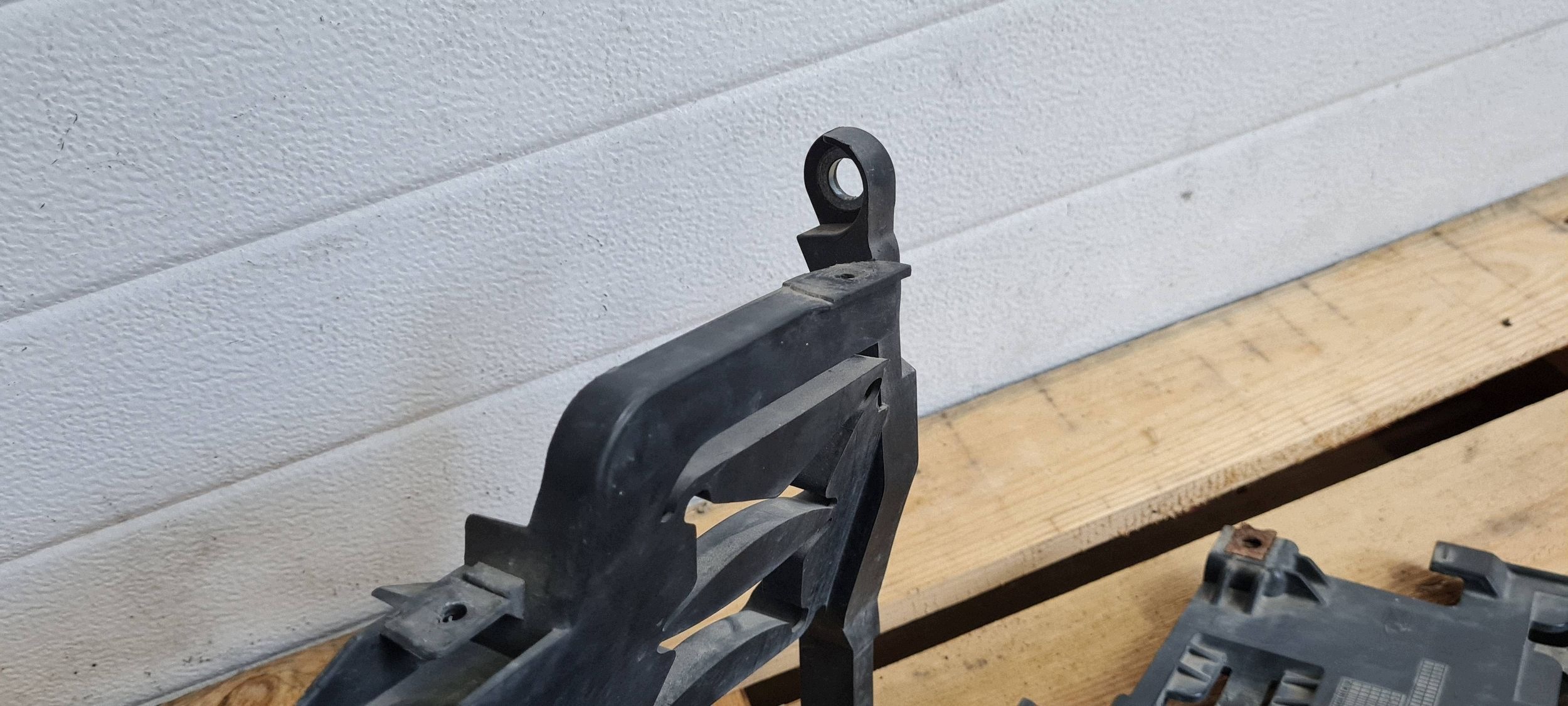 Q5 8R support bracket support holder lights left left front 8R0805607