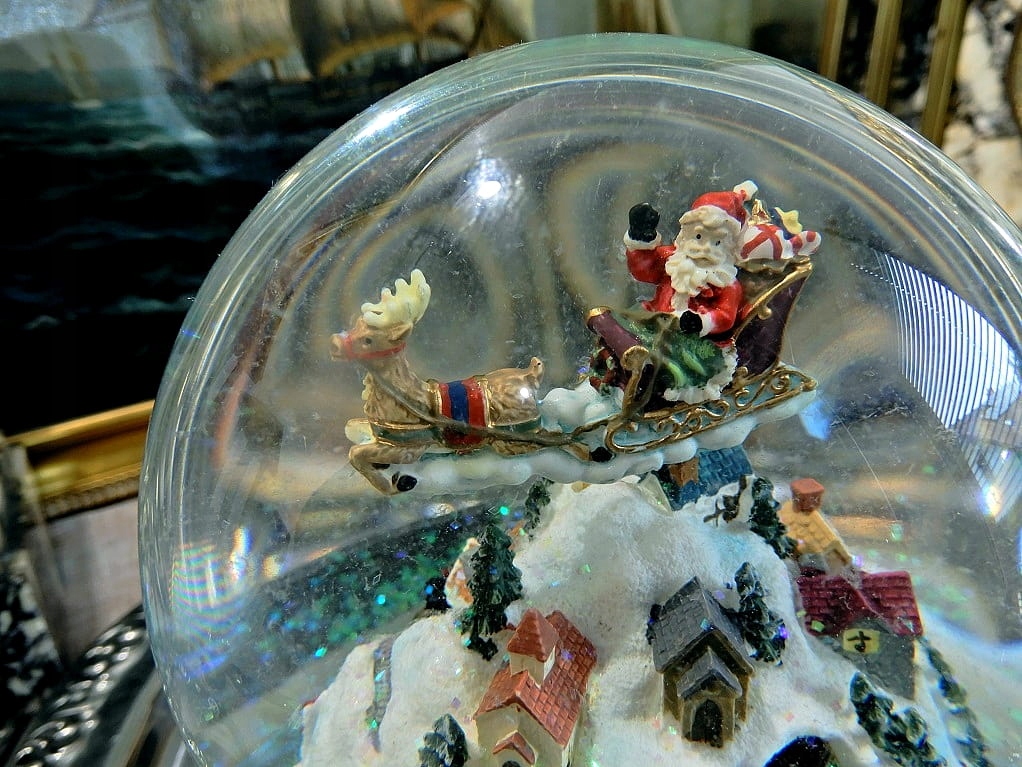 KULA ŚNIEŻNA POZYTYWKA MIKOŁAJ SANIE POCIĄG LEDY MAGICZNY KLIMAT ŚWIĄT Motyw postać