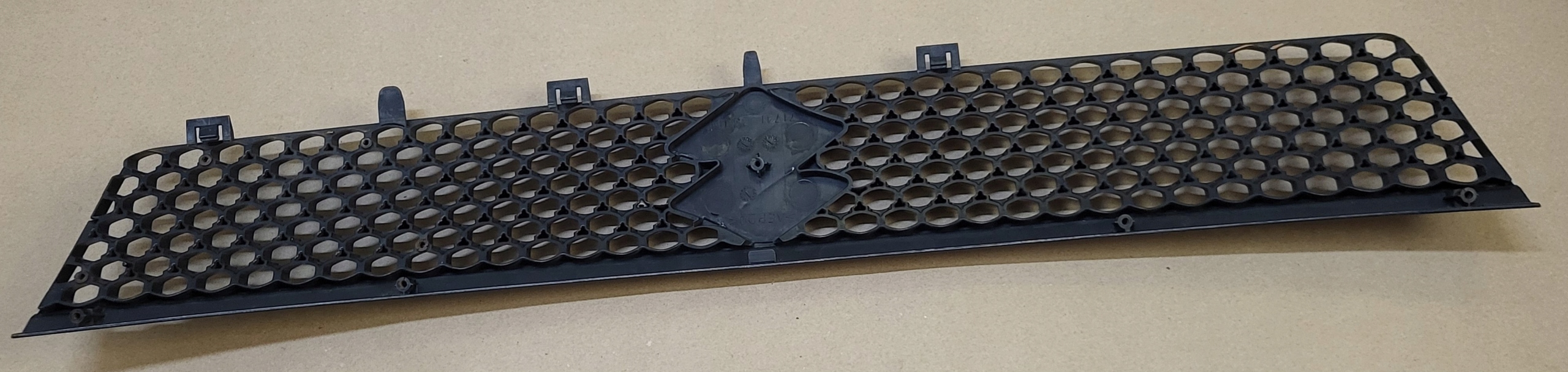 grill front grille radiator grid LOGO logo SUZUKI SWIFT MK6 05r.- OE