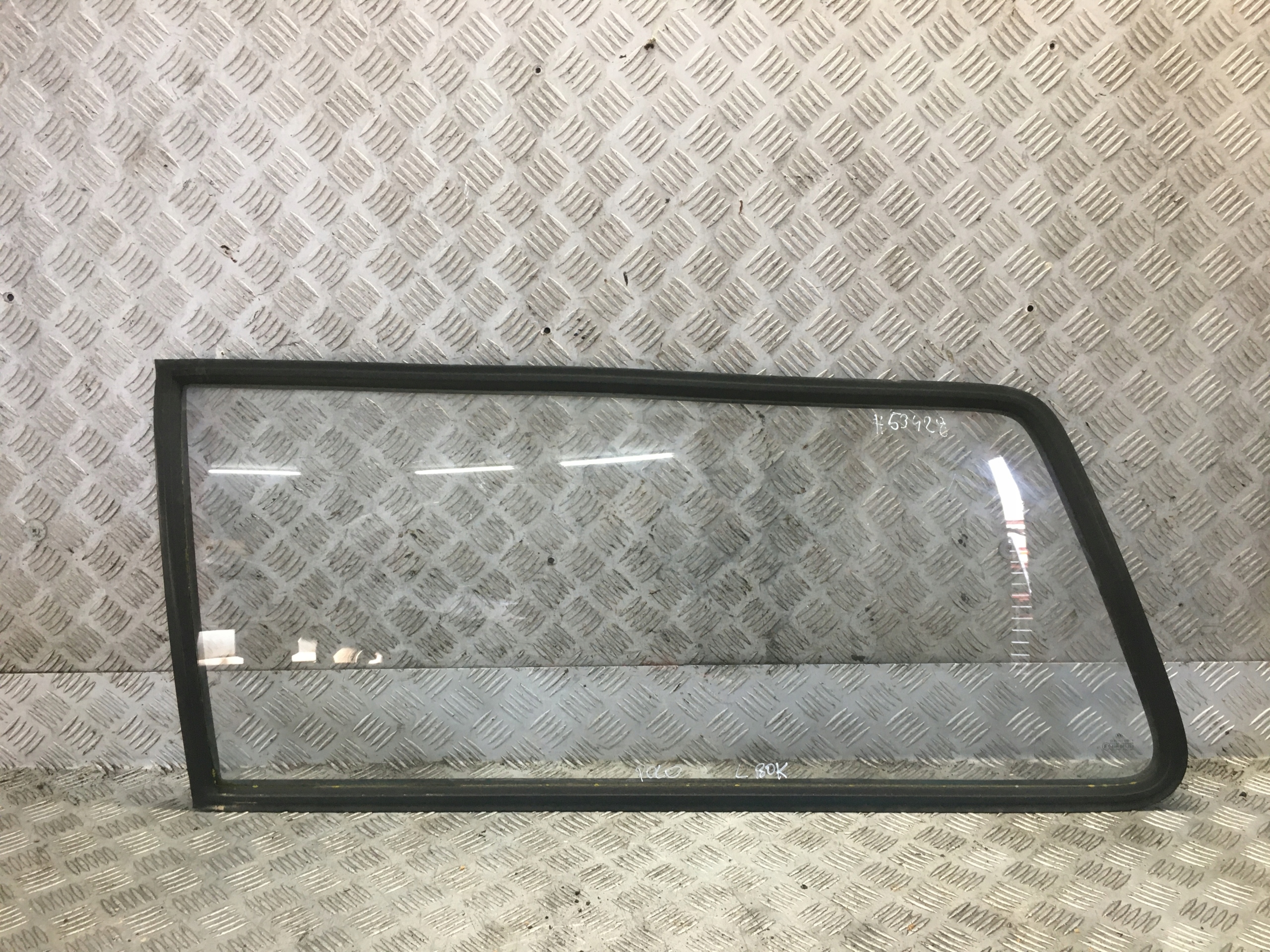 POLO II SZYBA KAROSERYJNA LEWY TYŁ