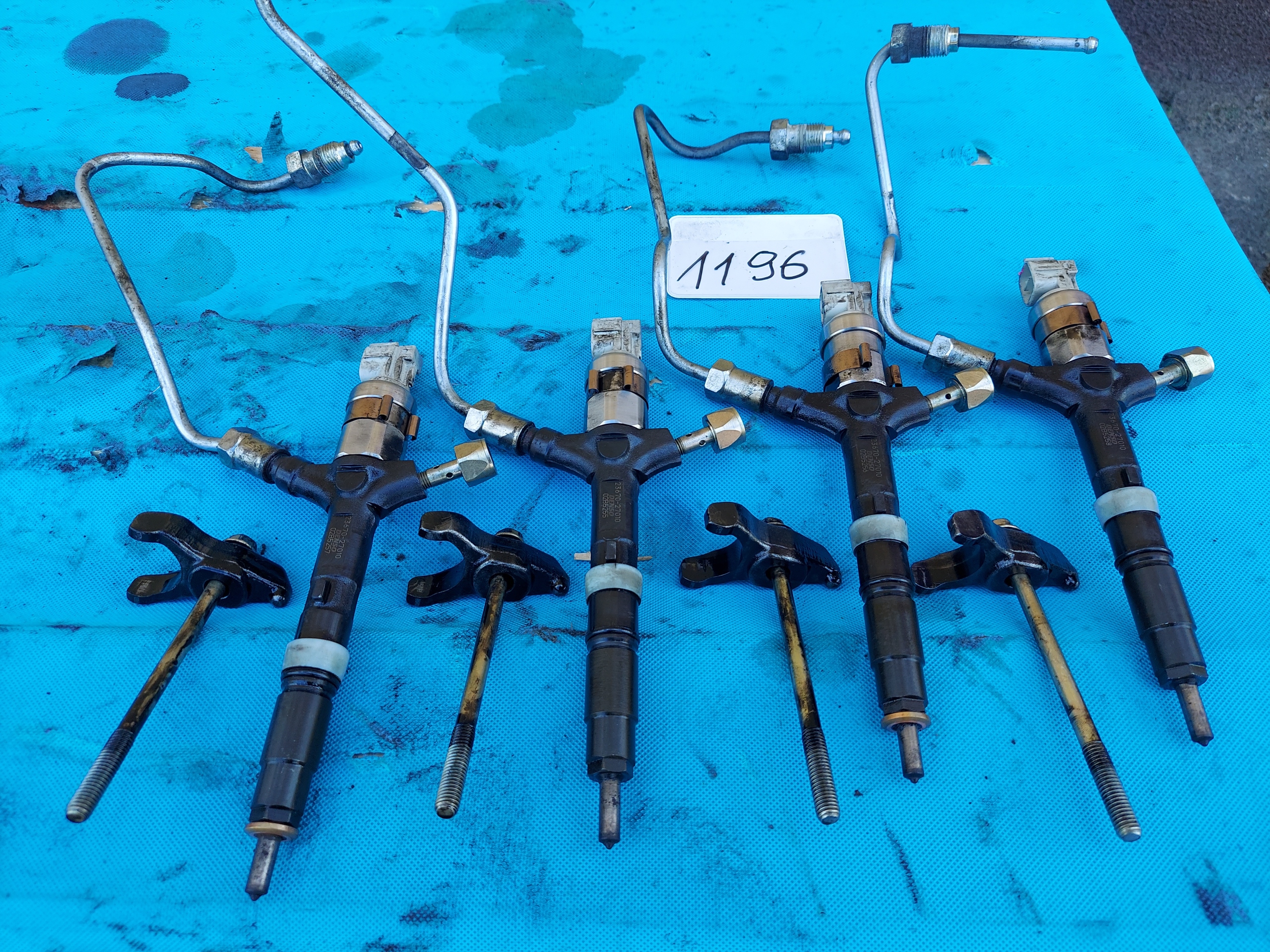 WTRYSKIWACZE AVENSIS T25 RAV-4 2.0 D4D 23670-27010 DENSO