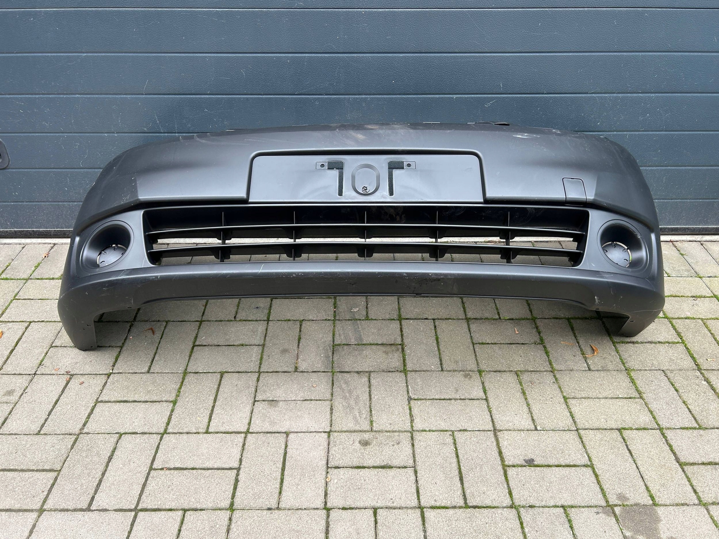 Nissan NV200 10- bumper front front
