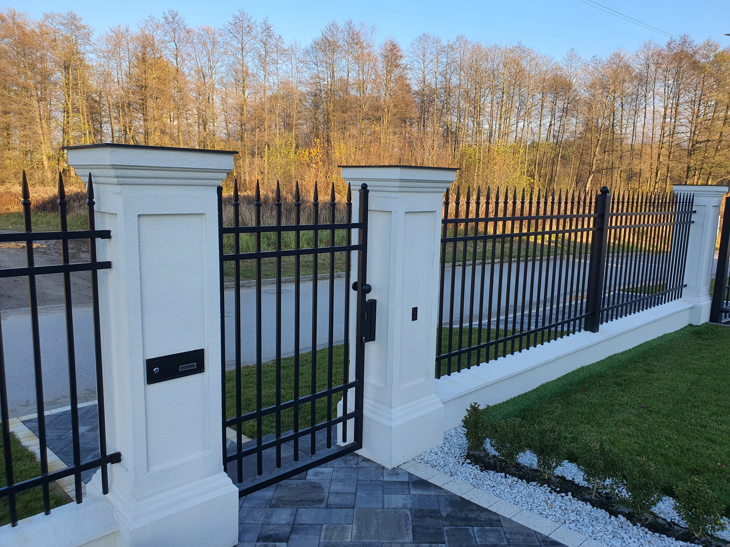 PRESTIŻOWE OGRODZENIA BETONOWE,NOWOCZESNE SŁUPY DWORKOWE,STYLOWE,PAŁACOWE Szerokość elementu 40 cm