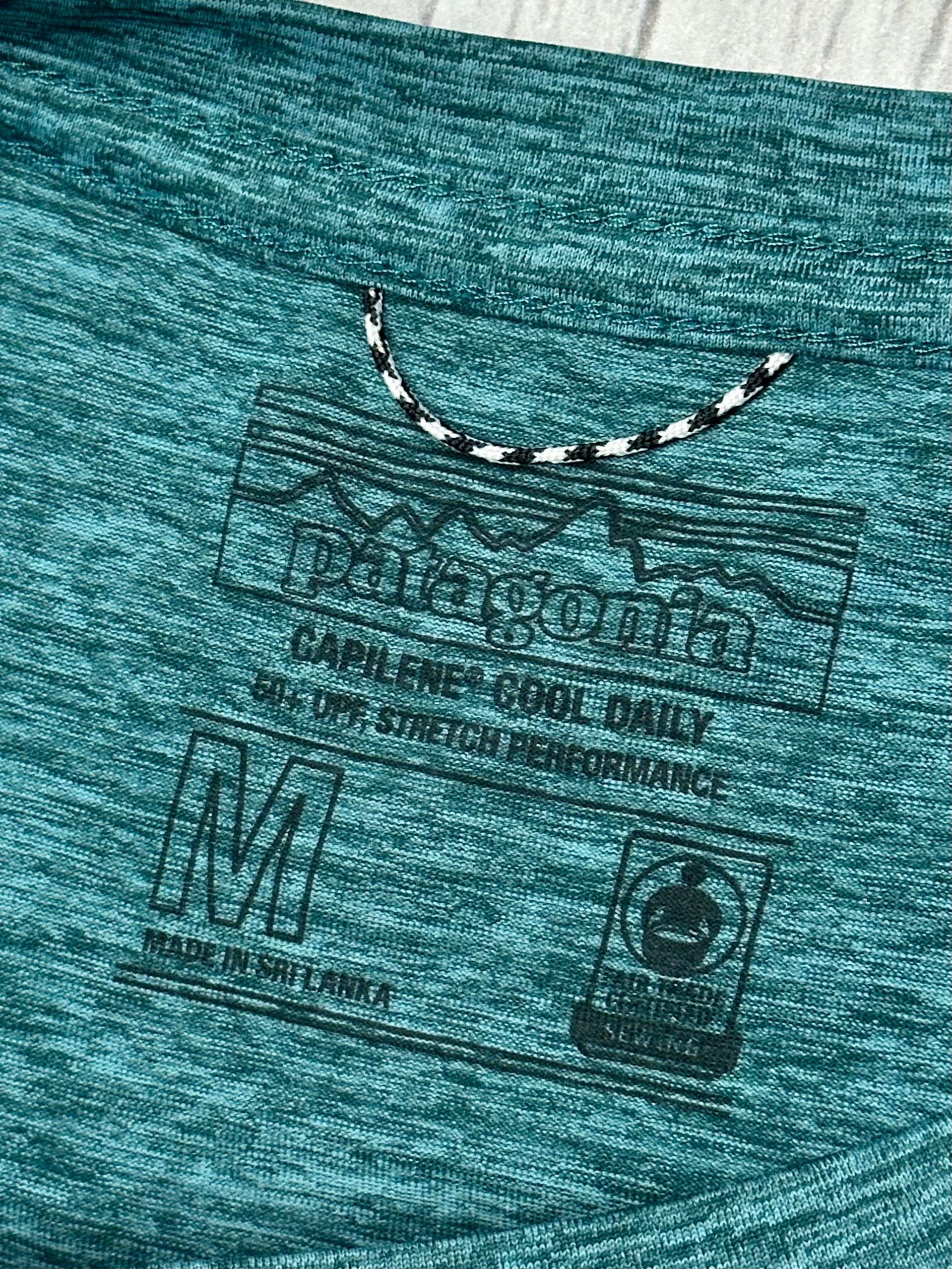 PATAGONIA CAPILENE Koszulka z Krótkim Rękawem Męska z Nadrukiem Turkusowa M Kolor niebieski