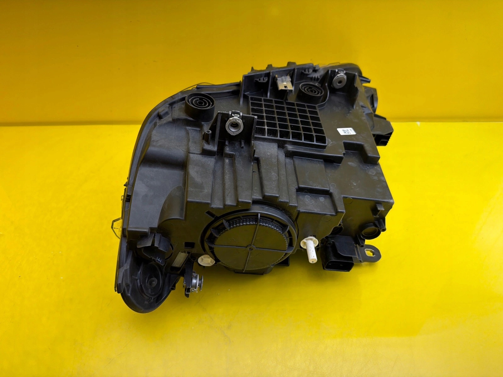 light right front BMW X1 F48 normal 7346534-17