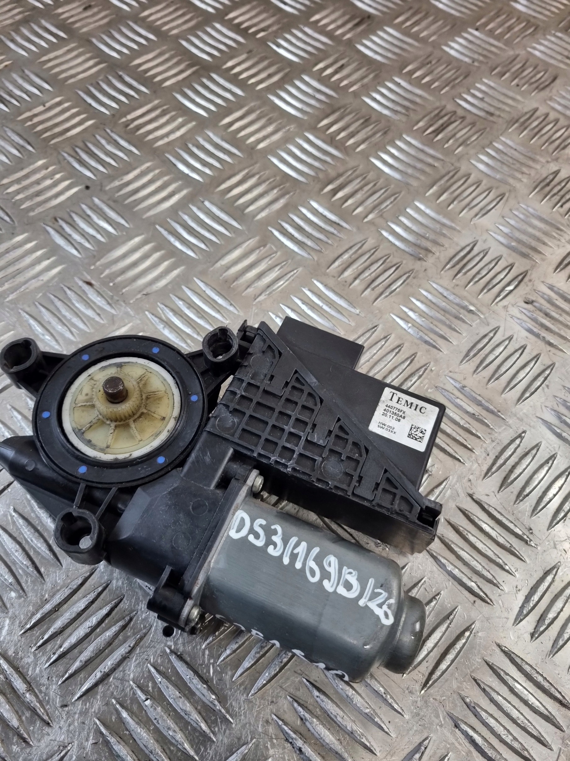 motor fenster links vorne SKODA FABIA und